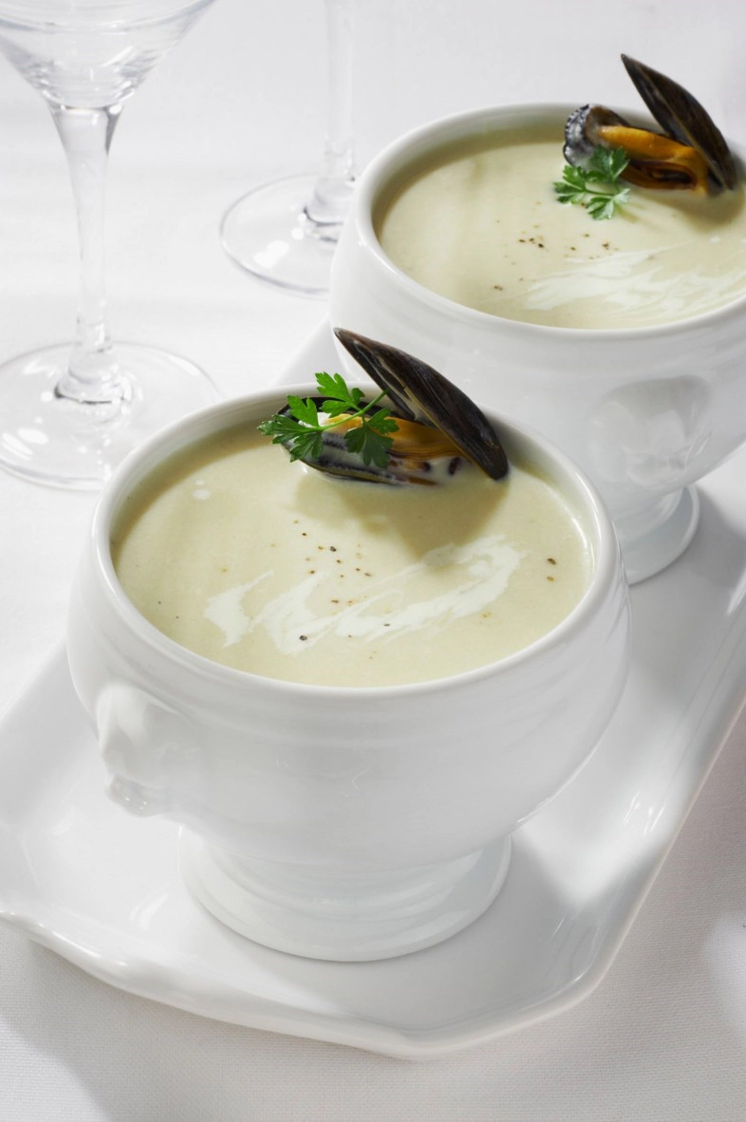 Kreative Suppenschüssel mit Löwenkopf-Design von Revol, Ø 11 cm, 35 cl, perfekt für stilvolle Suppenpräsentation.