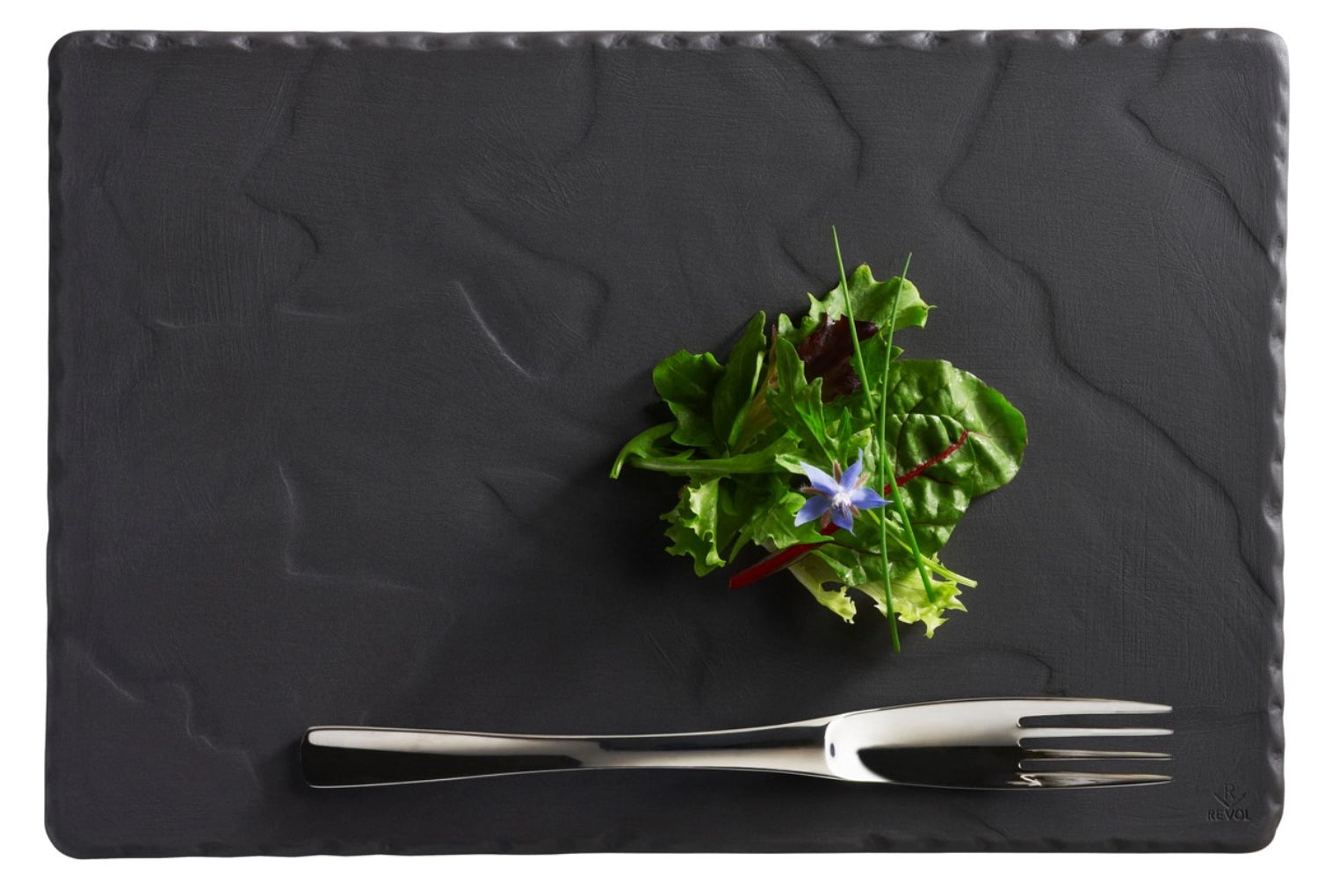 Eleganter rechteckiger Teller im Schiefer-Look, 30x20 cm, perfekt für stilvolle Anlässe und ansprechende Präsentation von Speisen.