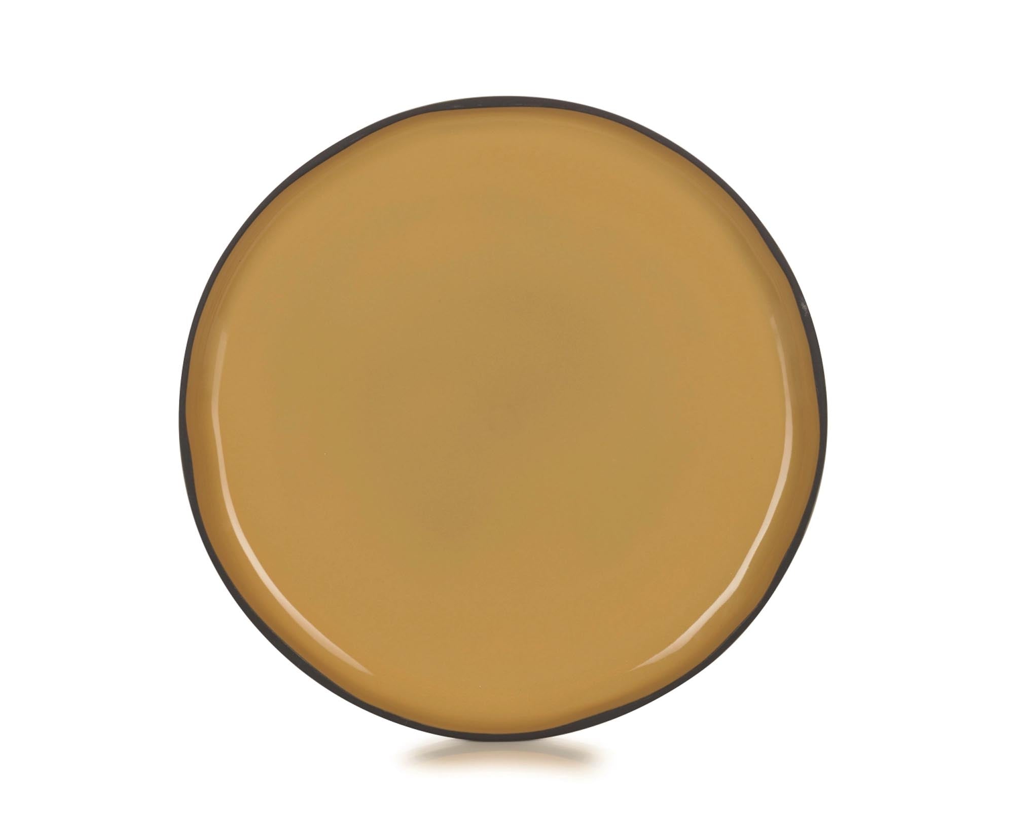 Eleganter Revol Caractère Teller Ø26cm in Kurkuma für stilvolles Essen.