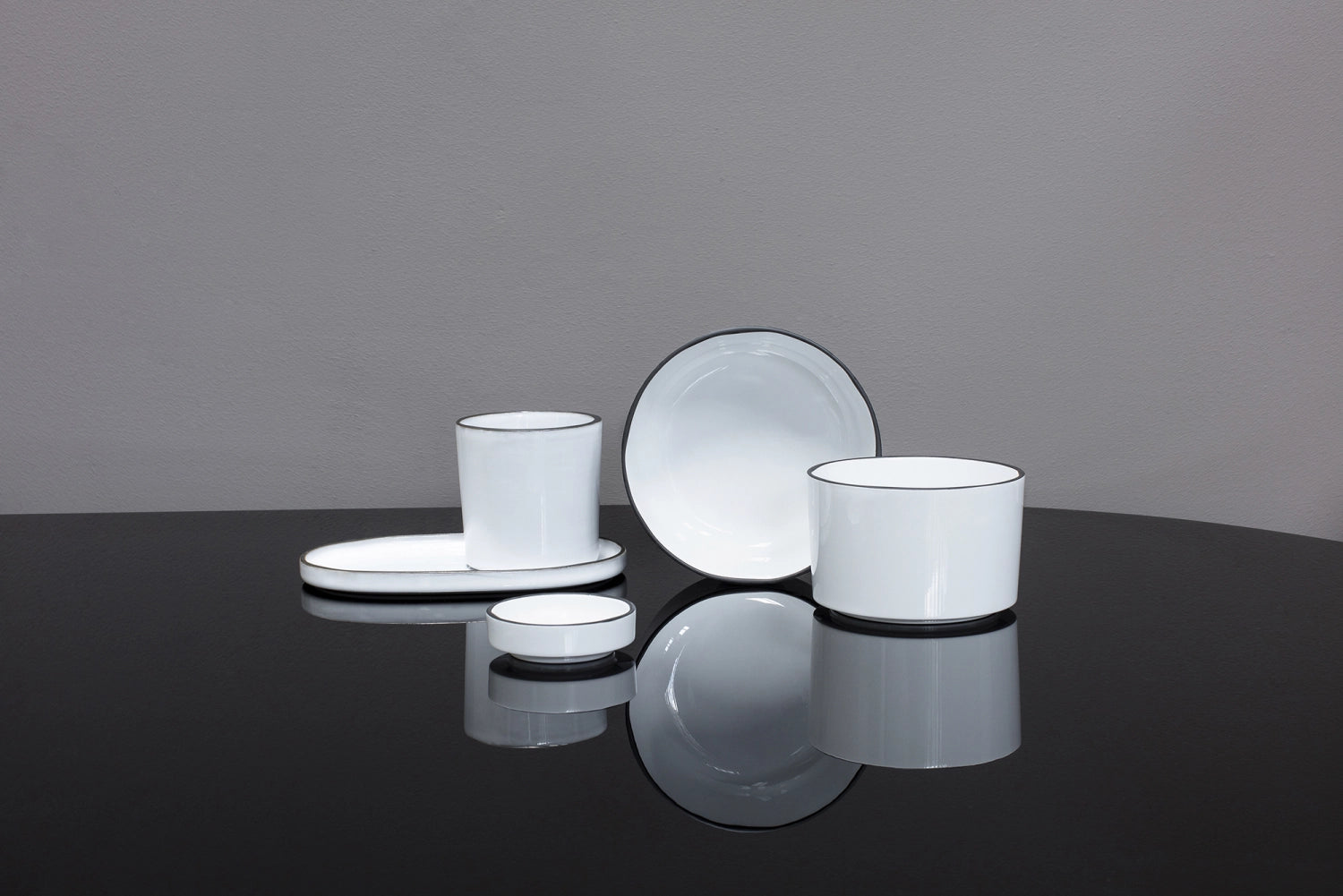 Eleganter Dessertteller von Revol, Ø15 cm, in sanftem Minzgrün, perfekt für süße Köstlichkeiten und besondere Anlässe.
