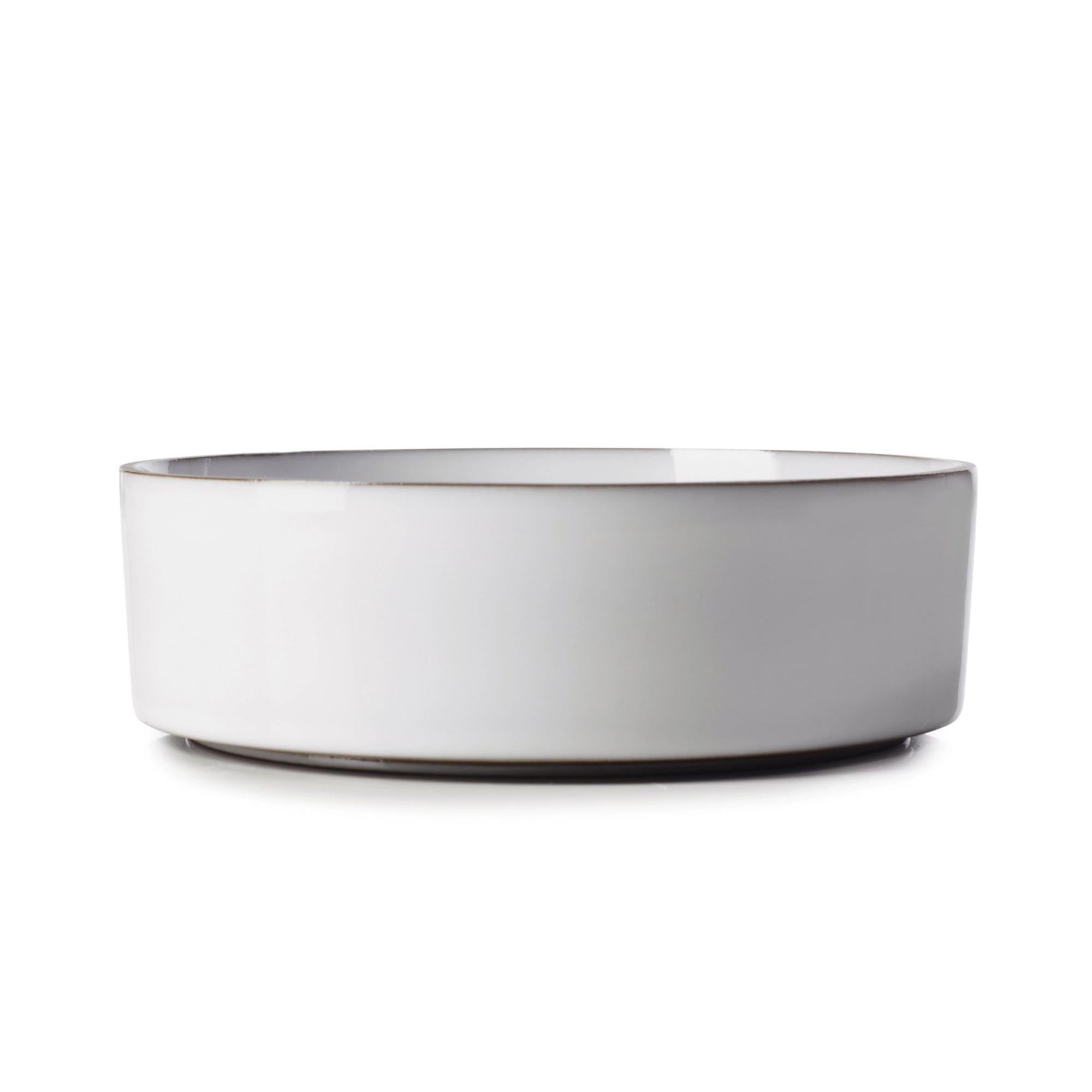 Elegante Schale Ø17cm in Kumulusweiß, ideal für stilvolle Präsentationen von Speisen. Hochwertiges Porzellan, langlebig und vielseitig.