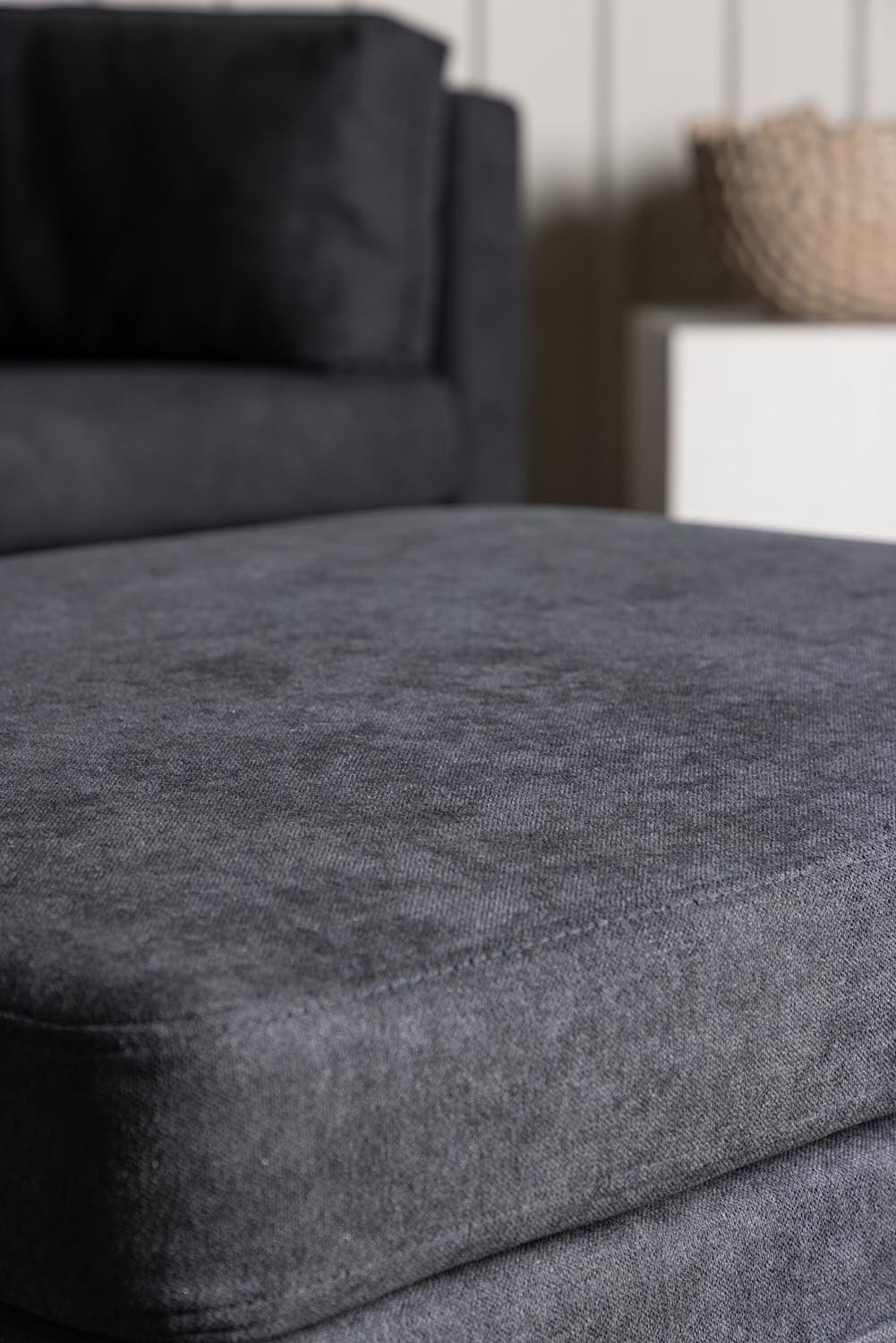 Boom Ottoman in Schwarz präsentiert im Onlineshop von KAQTU Design AG. Ottoman ist von Venture Home