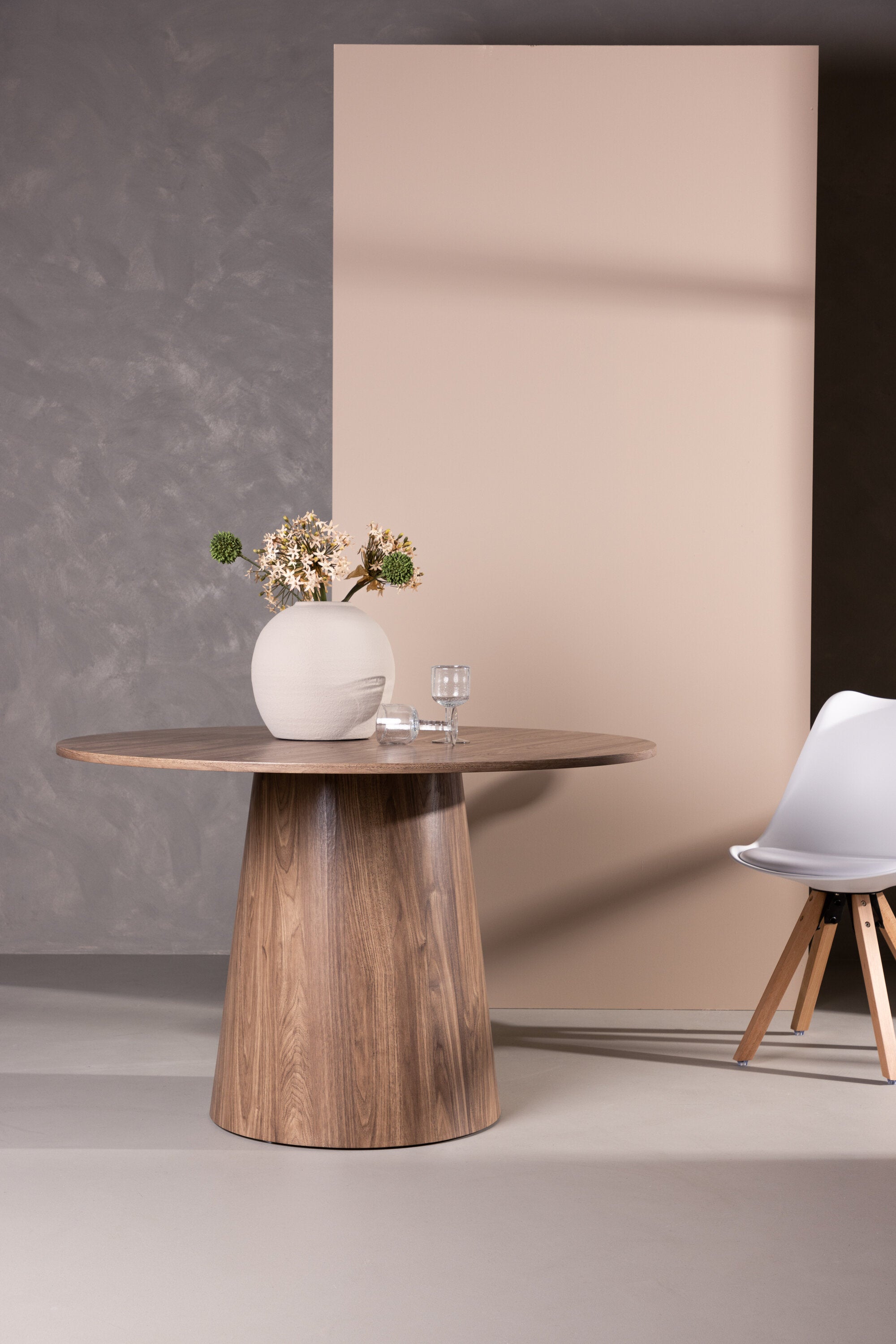Lanzo Esstisch in Natur präsentiert im Onlineshop von KAQTU Design AG. Esstisch ist von Venture Home