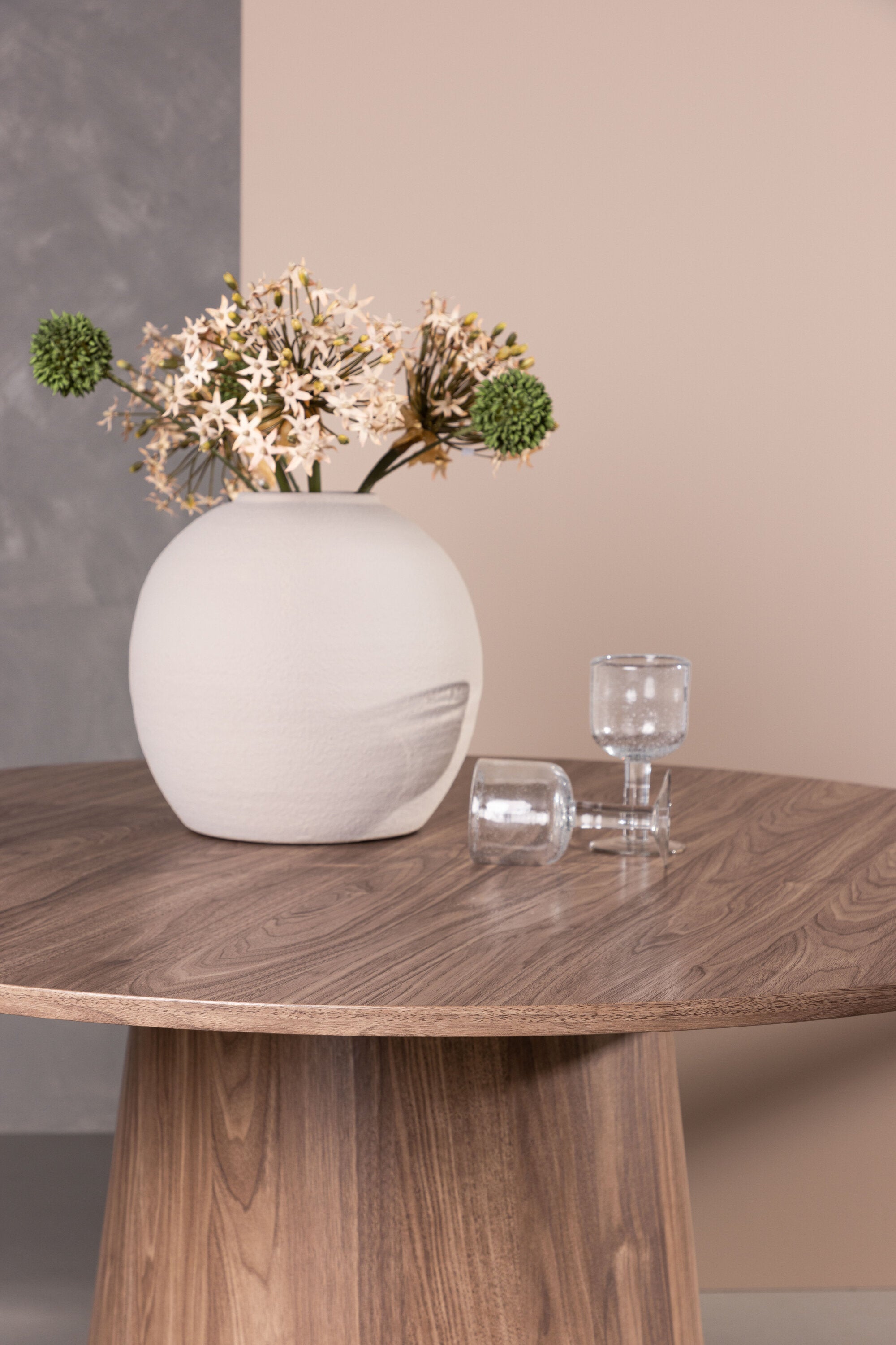 Lanzo Esstisch in Natur präsentiert im Onlineshop von KAQTU Design AG. Esstisch ist von Venture Home