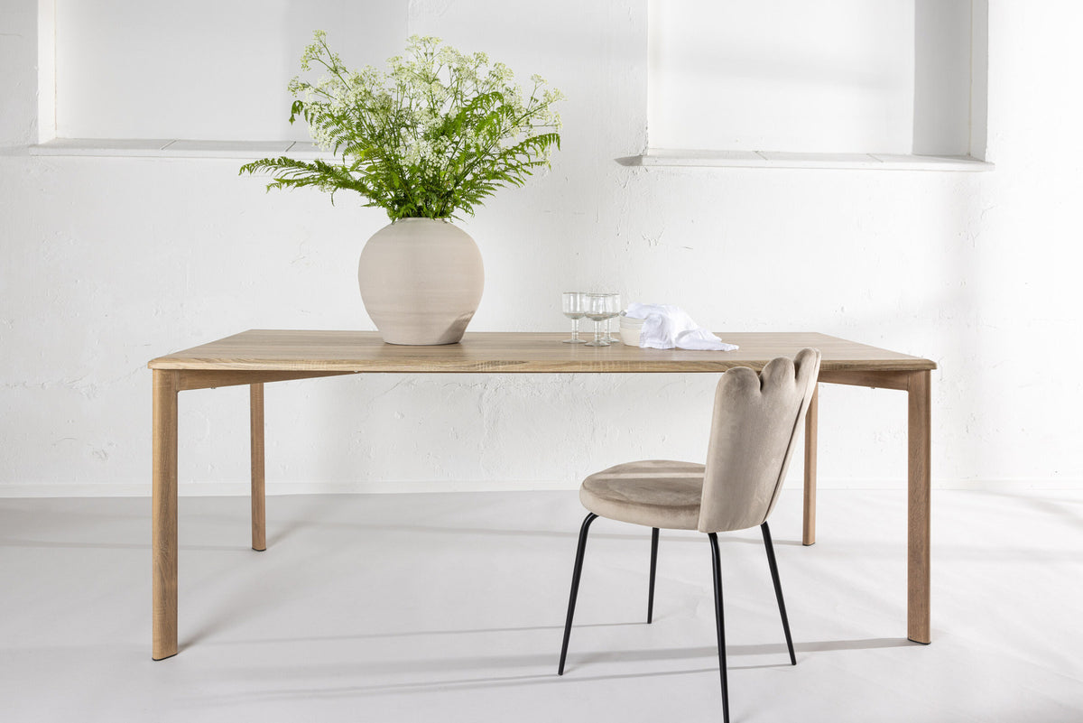 Damon Esstisch in Tünchen präsentiert im Onlineshop von KAQTU Design AG. Esstisch ist von Venture Home