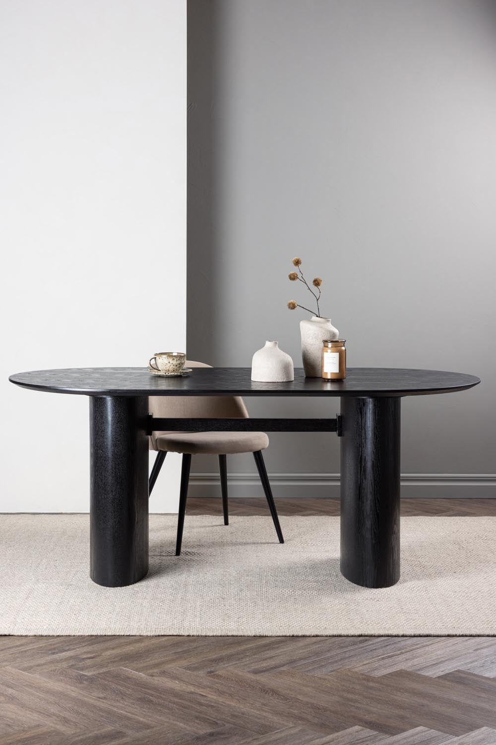 Isolde Esstisch in Schwarz präsentiert im Onlineshop von KAQTU Design AG. Esstisch ist von Venture Home