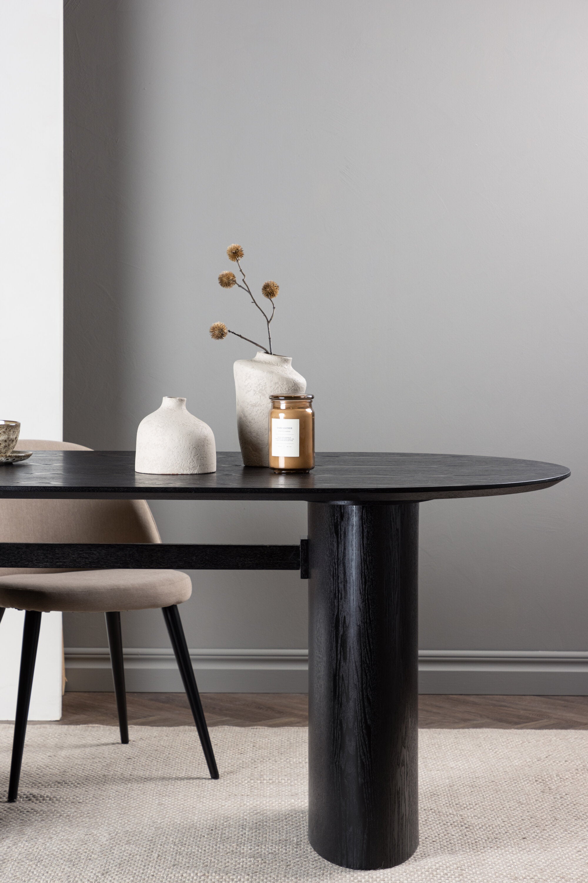 Isolde Esstisch in Schwarz präsentiert im Onlineshop von KAQTU Design AG. Esstisch ist von Venture Home