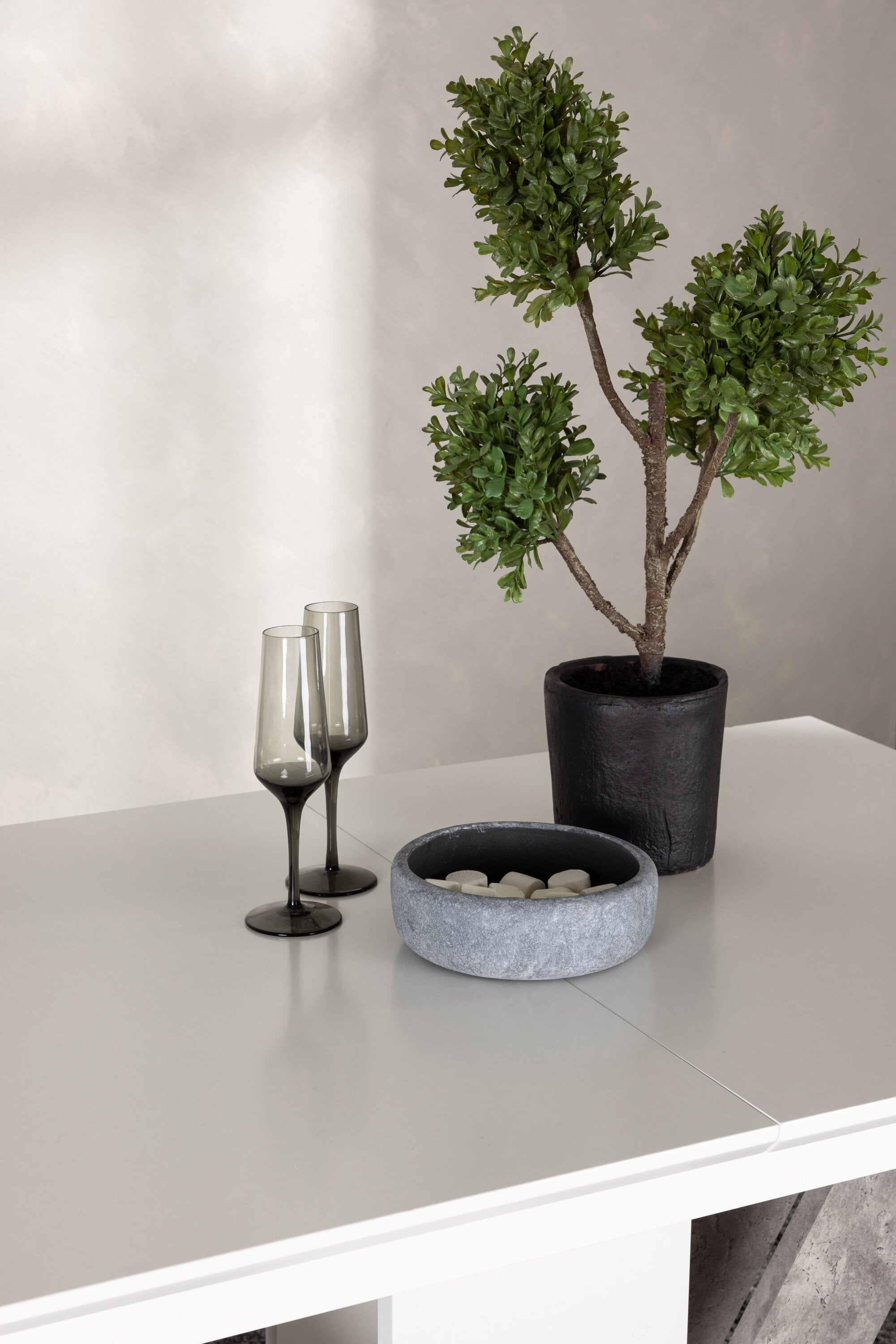 Disa Esstisch ausziehbar in Weiss präsentiert im Onlineshop von KAQTU Design AG. Esstisch ist von Venture Home