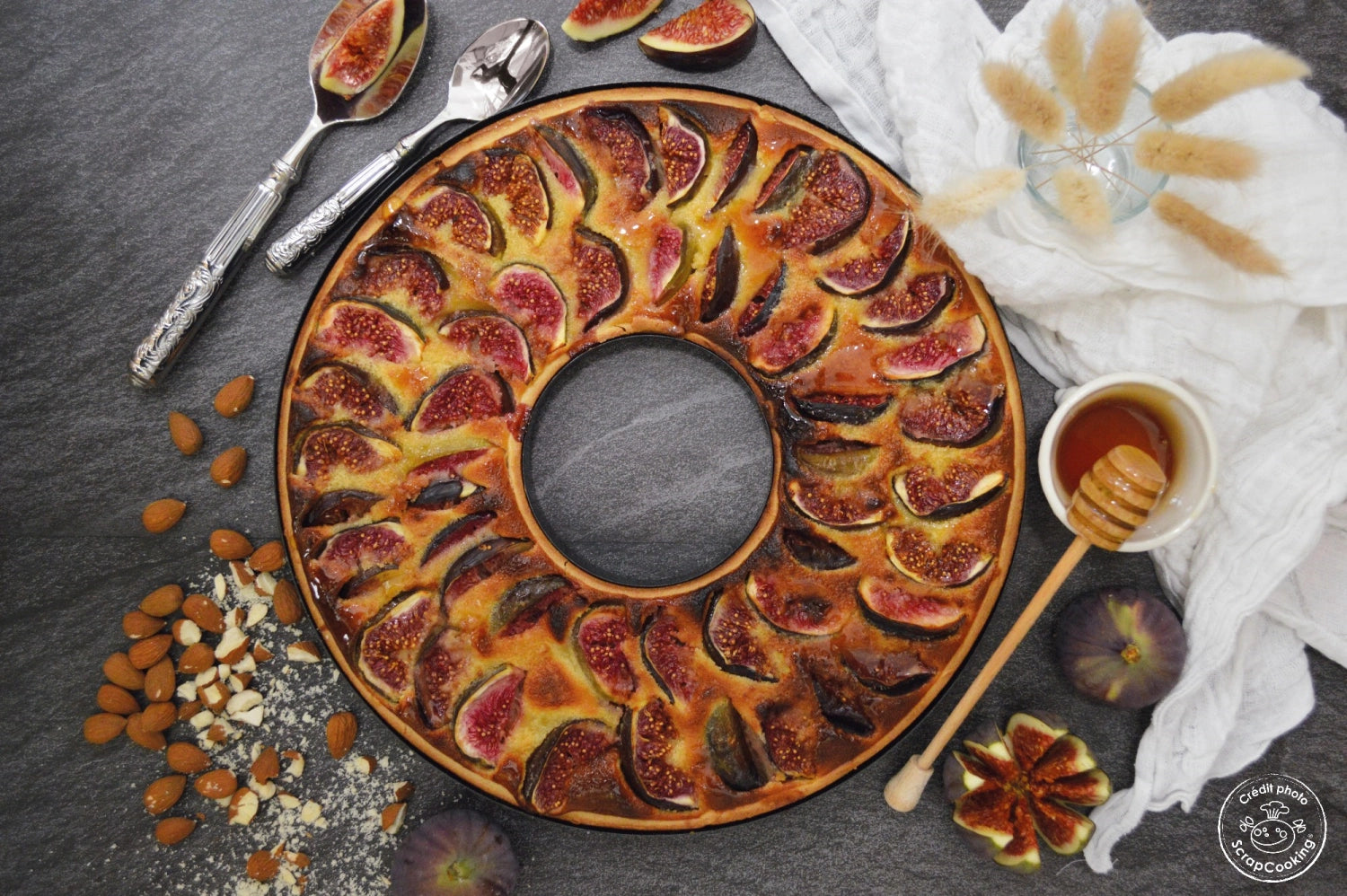 Tarte Backform von Scrap Cooking, ringförmig und antihaftbeschichtet. Perfekt für köstliche Torten und Quiches, einfach zu handhaben und zu reinigen.