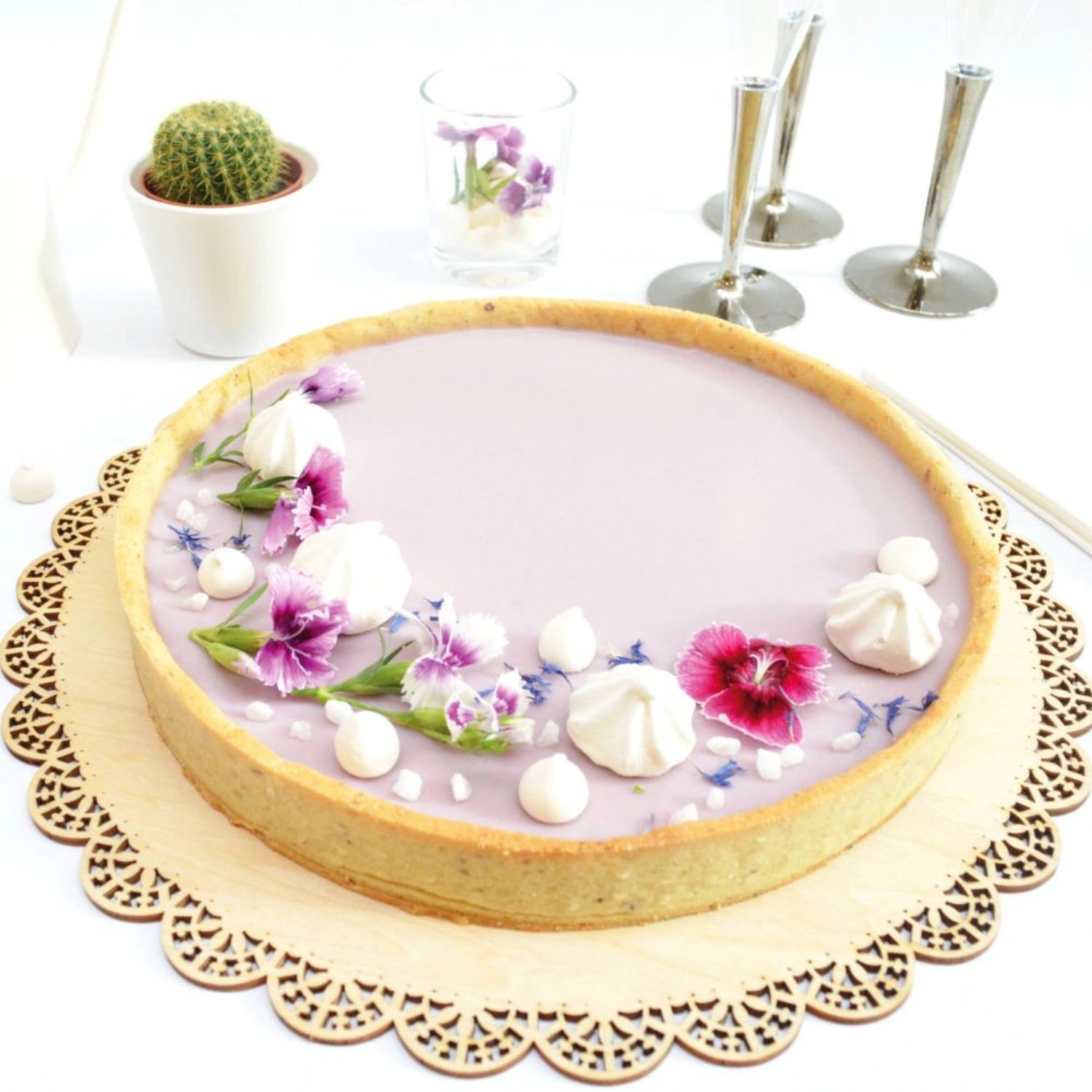 Perforierter, ausziehbarer Tortenring von Scrap Cooking, 16-30 cm, H3 cm, ideal für präzises Backen und kreative Tortengestaltung.