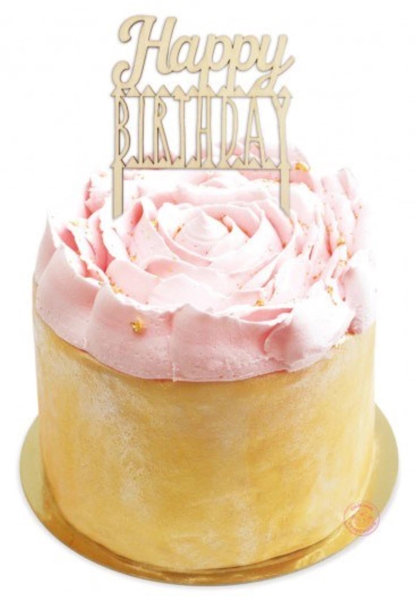 Stilvoller Cake Topper aus Holz mit "Happy Birthday"-Schriftzug von Scrap Cooking. Perfekt für jede Geburtstagstorte und umweltfreundlich!
