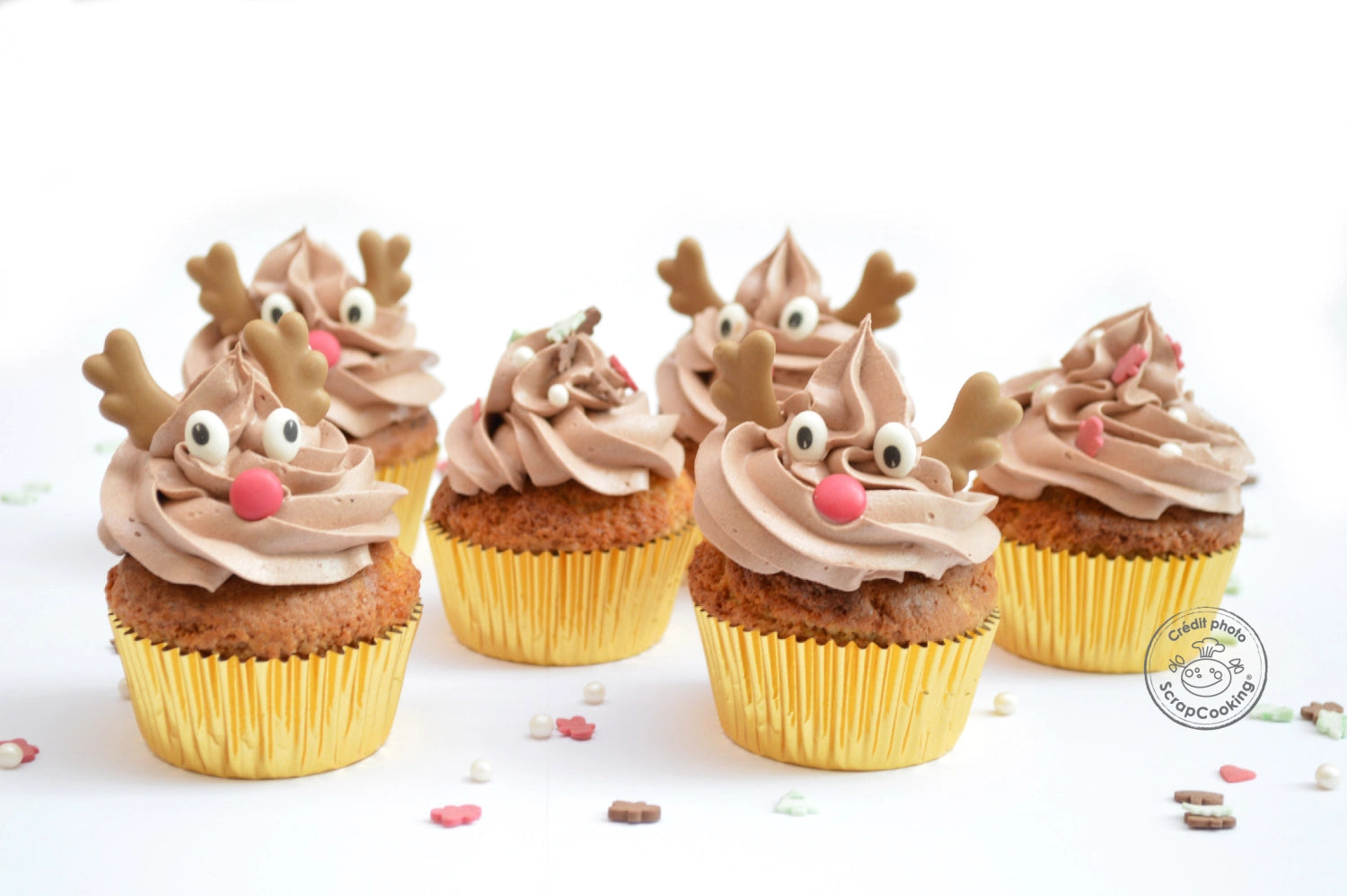 Bunte Zucker Rentier Deko von Scrap Cooking, ideal für Weihnachtsgebäck und festliche Desserts, sorgt für festliche Stimmung.