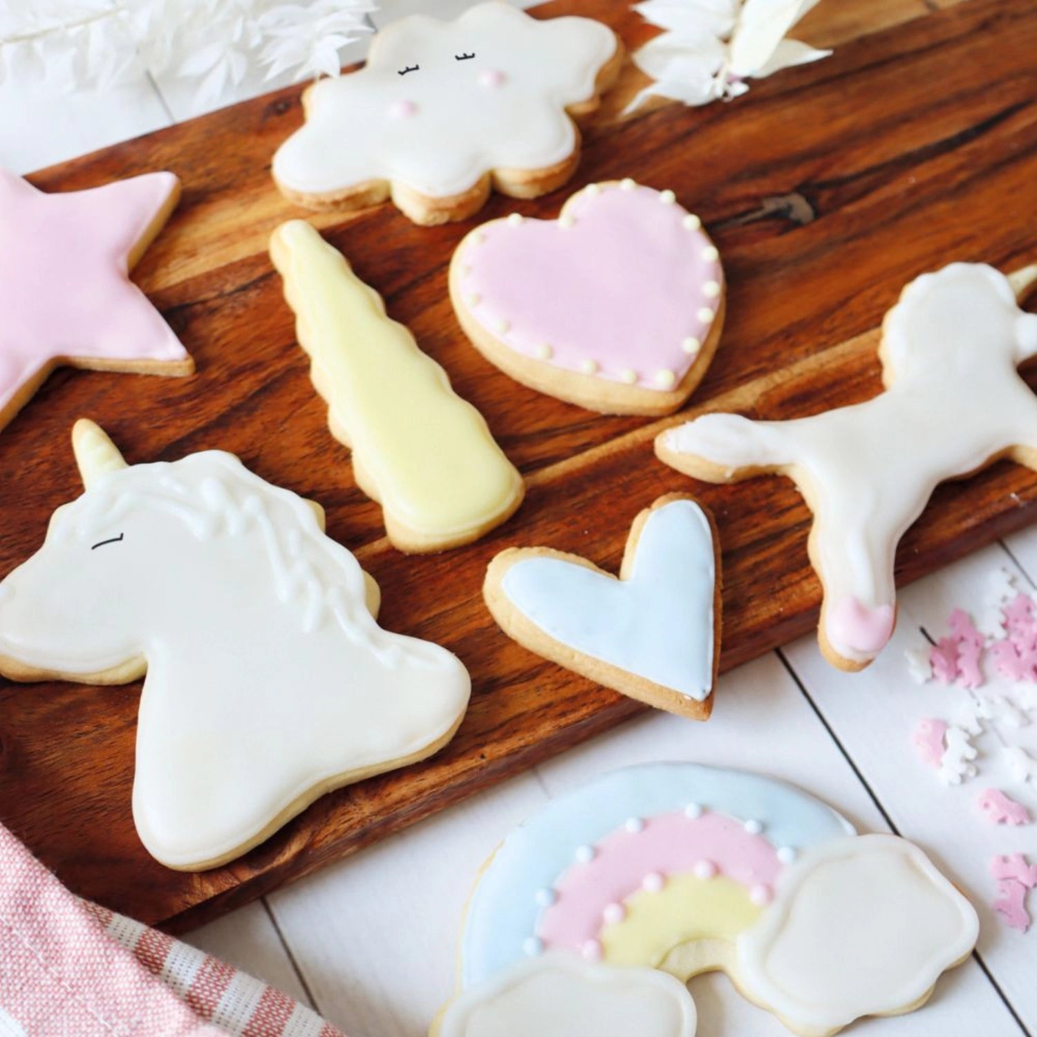 Fantasievolles 5er Set Zuckerpasten in Einhorn-Optik von Scrap Cooking, perfekt für kreative Tortendekorationen und süße Leckereien.