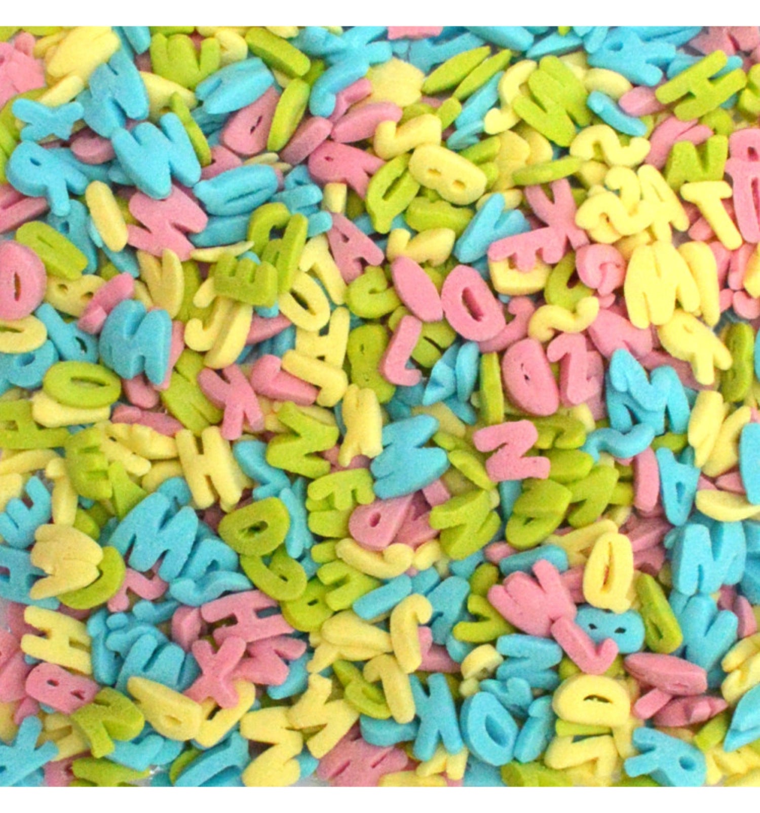 Gestalten Sie Ihre Backkreationen mit dem bunten Zucker Alphabet von Scrap Cooking! 55g Zuckerdekore für persönliche Botschaften und festliche Anlässe.