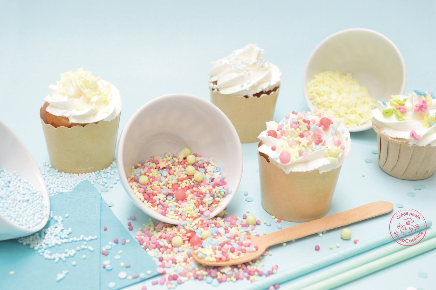 Vielfältiges 4er Set Zuckerdekore von Scrap Cooking, ideal für kreative Backprojekte und zur Verschönerung von Desserts.