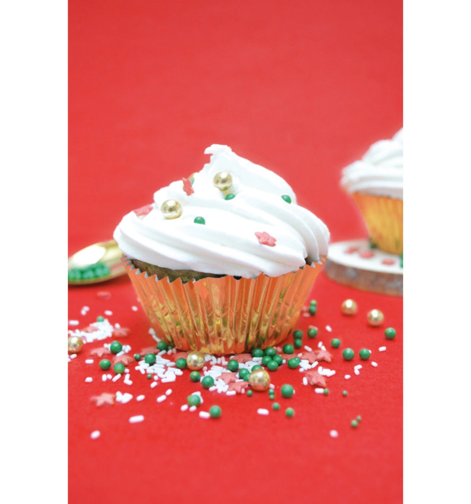 Gestalten Sie Ihre Weihnachtsbäckerei mit dem 4er Set Zuckerdekors, Christmas Mix von Scrap Cooking, und bringen Sie festliche Farben und Formen auf Ihre Leckereien!