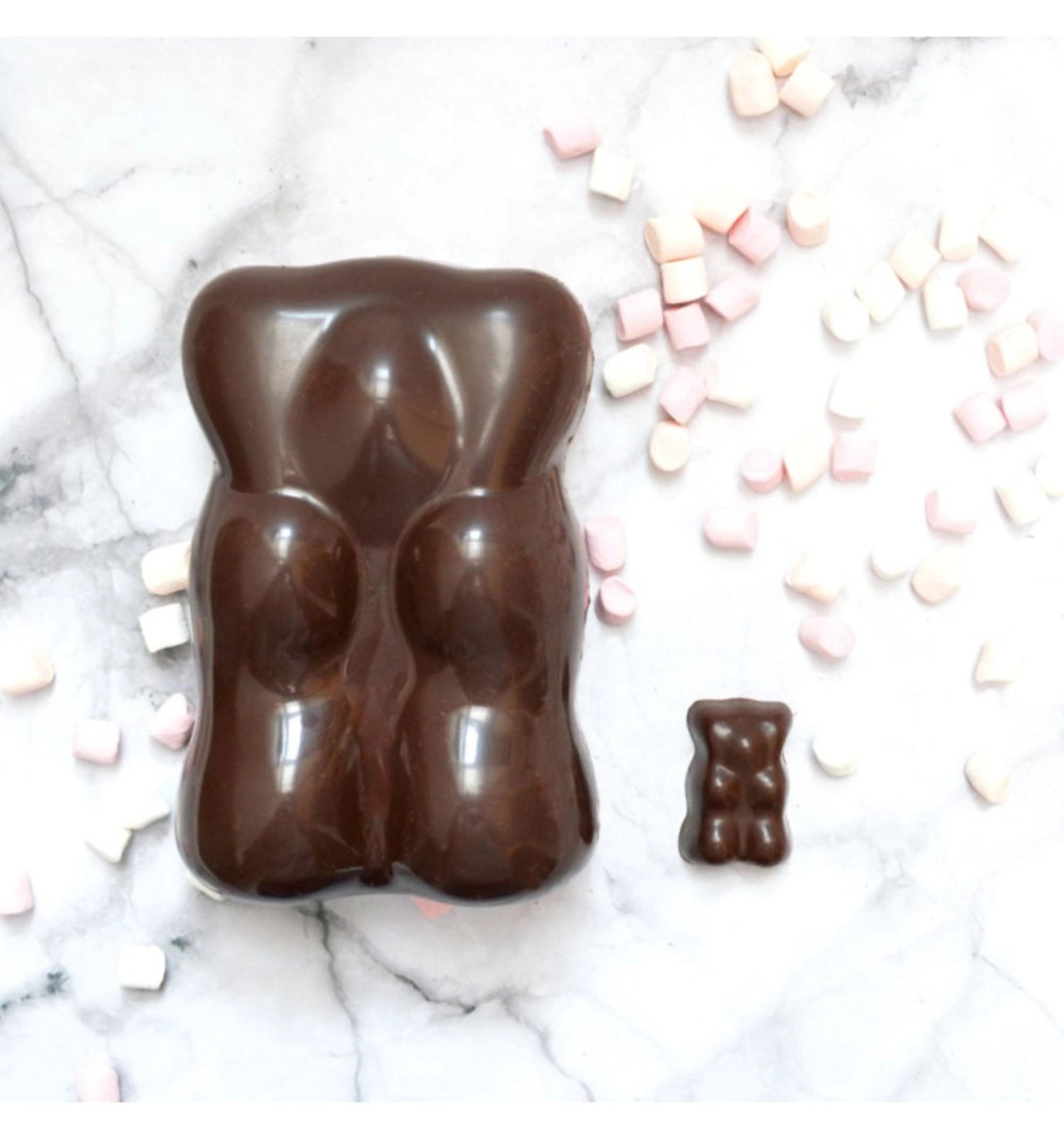 Hochwertige Schokoladenkouverture Noir von Scrap Cooking, ideal für kreative Backprojekte. Intensiver Geschmack, vielseitig einsetzbar und perfekt zum Schmelzen.