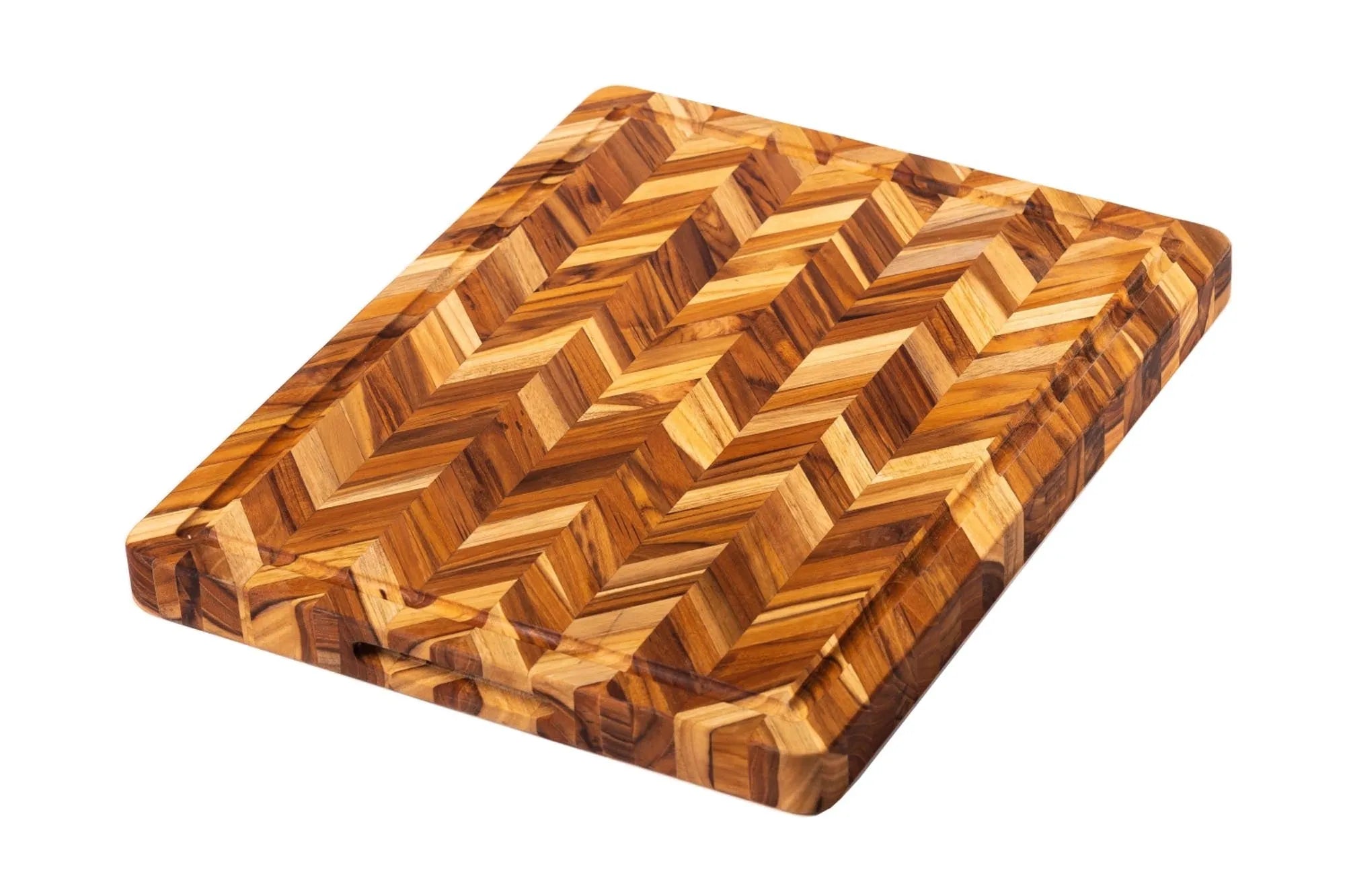 Hochwertiges Teak Schneidebrett (50,8x40,6x3,8 cm) mit Saftrille, FSC-zertifiziert, langlebig, ideal zum Schneiden und Servieren.