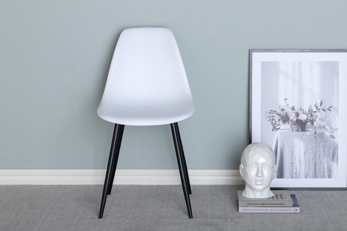 Polar Stuhl Plastic in Weiss präsentiert im Onlineshop von KAQTU Design AG. Stuhl ist von Venture Home