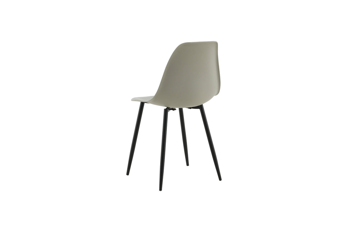 Polar Stuhl Plastic in Grau präsentiert im Onlineshop von KAQTU Design AG. Stuhl ist von Venture Home
