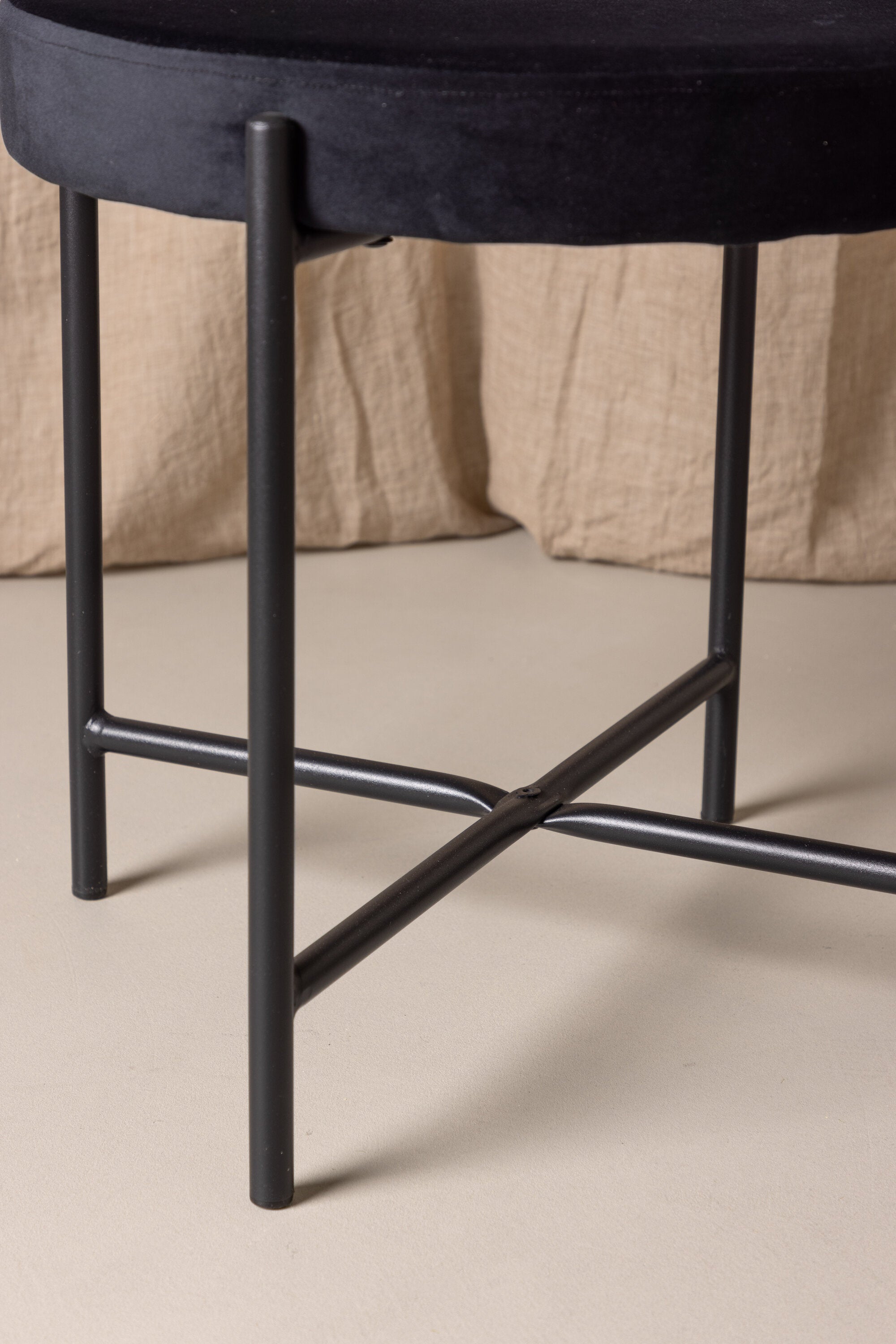 Stella Stuhl in Schwarz präsentiert im Onlineshop von KAQTU Design AG. Stuhl ist von Venture Home