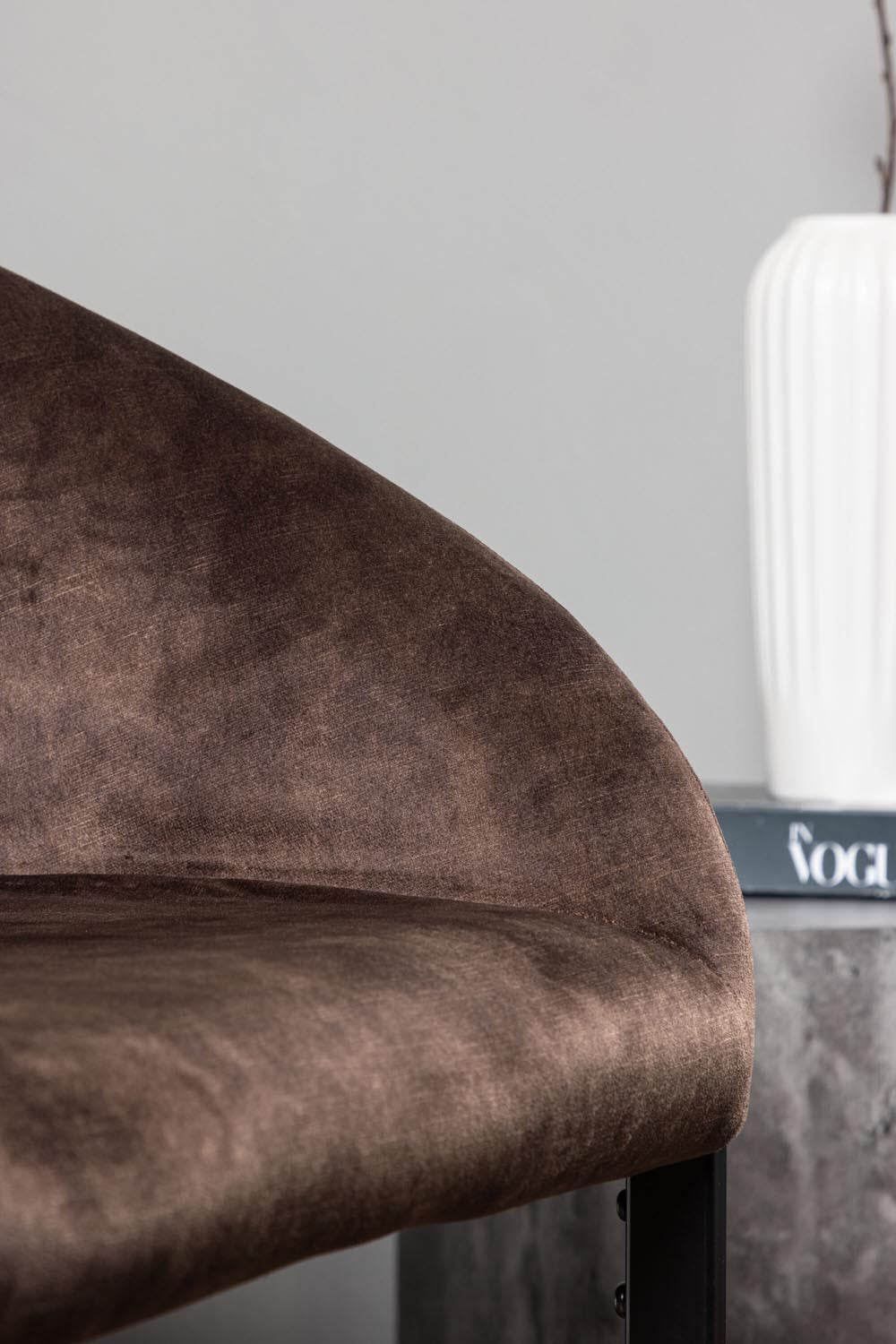 Evening Stuhl in Dunkelbraun präsentiert im Onlineshop von KAQTU Design AG. Schalenstuhl ist von Venture Home