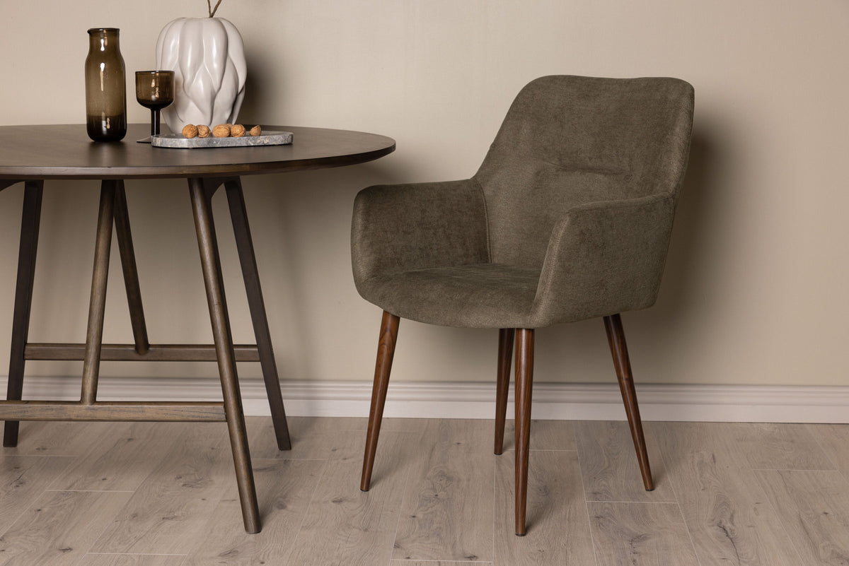 Tomorrow Stuhl in Braun präsentiert im Onlineshop von KAQTU Design AG. Stuhl mit Armlehne ist von Venture Home