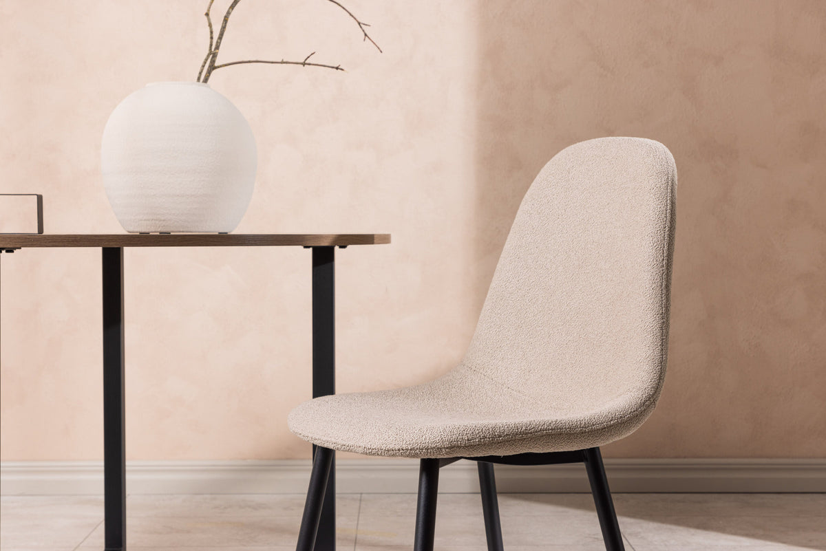 Polar Stuhl in Beige/Schwarz präsentiert im Onlineshop von KAQTU Design AG. Stuhl ist von Venture Home