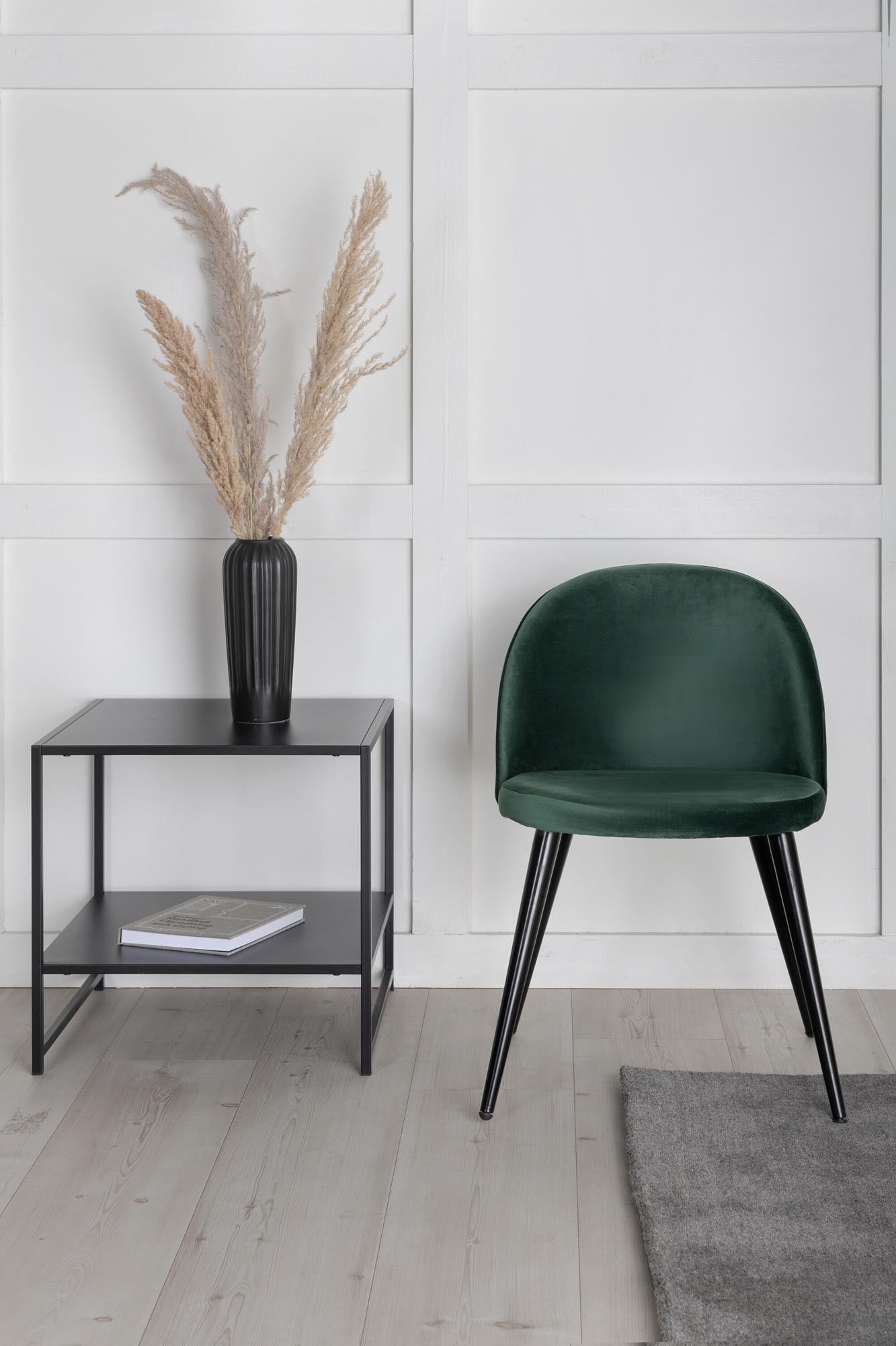 Entdecken Sie den Velvet Matstol Stuhl von Venture Home – ein luxuriöser, ergonomischer Stuhl aus weichem Samt in beruhigendem Meerblau, ideal für jedes Zuhause.