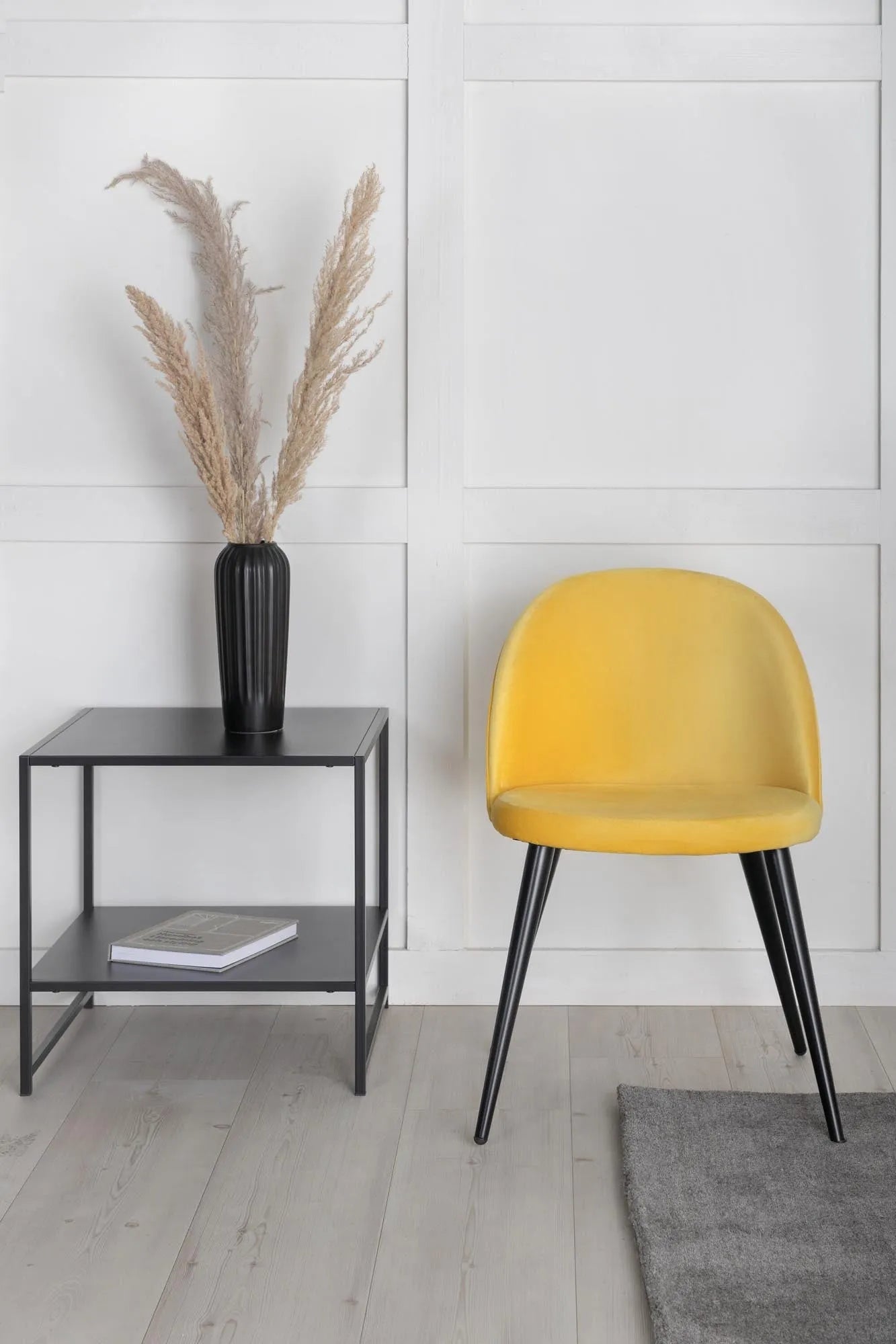 Eleganter Velvet Matstol: Perfekte Ergänzung für modernes Interieur.
