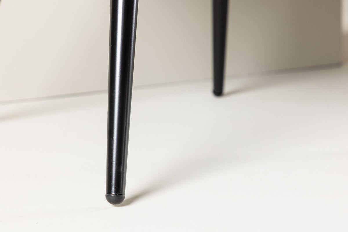 Velvet Matstol Stuhl in Schwarz präsentiert im Onlineshop von KAQTU Design AG. Schalenstuhl ist von Venture Home