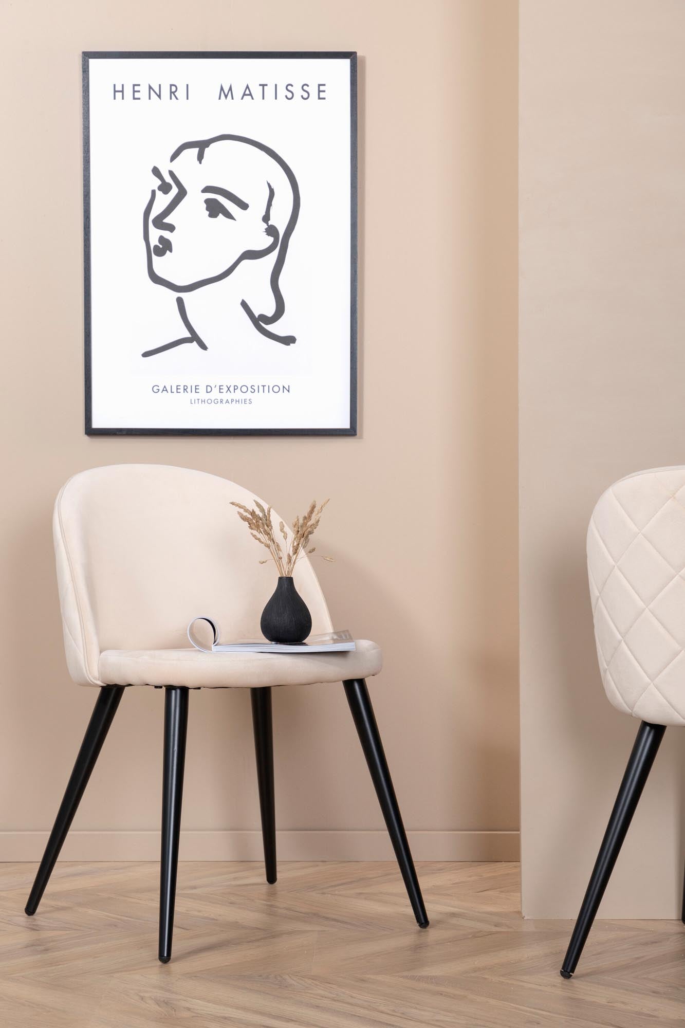Velvet Stitches Stuhl in Beige präsentiert im Onlineshop von KAQTU Design AG. Schalenstuhl ist von Venture Home