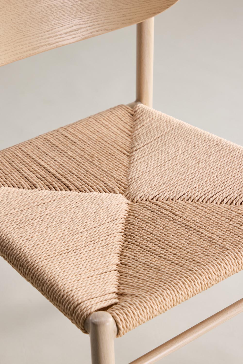 Polly Esszimmerstuhl in Tünche präsentiert im Onlineshop von KAQTU Design AG. Gartenstuhl mit Armlehnen ist von Venture Home