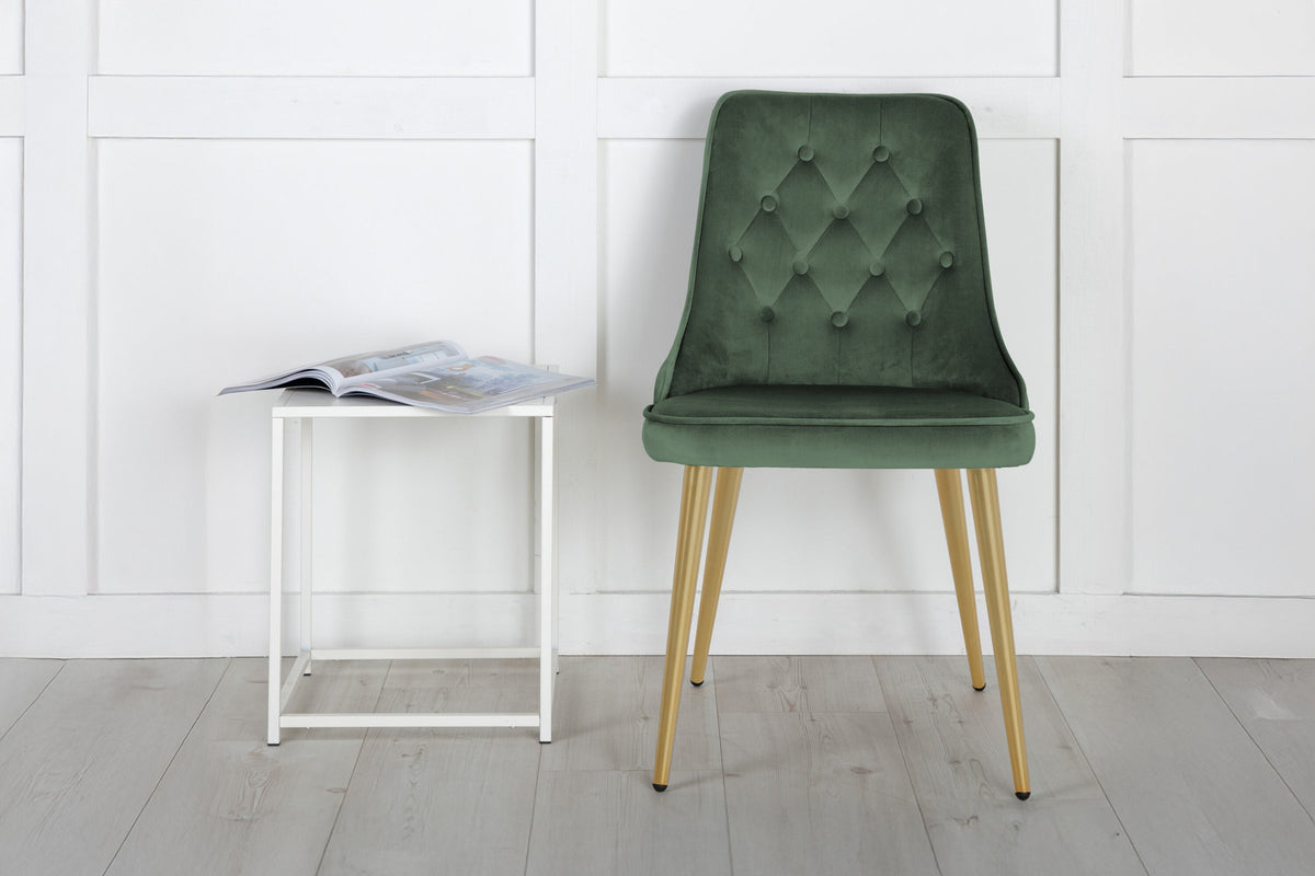 Velvet Lyx Stuhl in Grün präsentiert im Onlineshop von KAQTU Design AG. Stuhl ist von Venture Home
