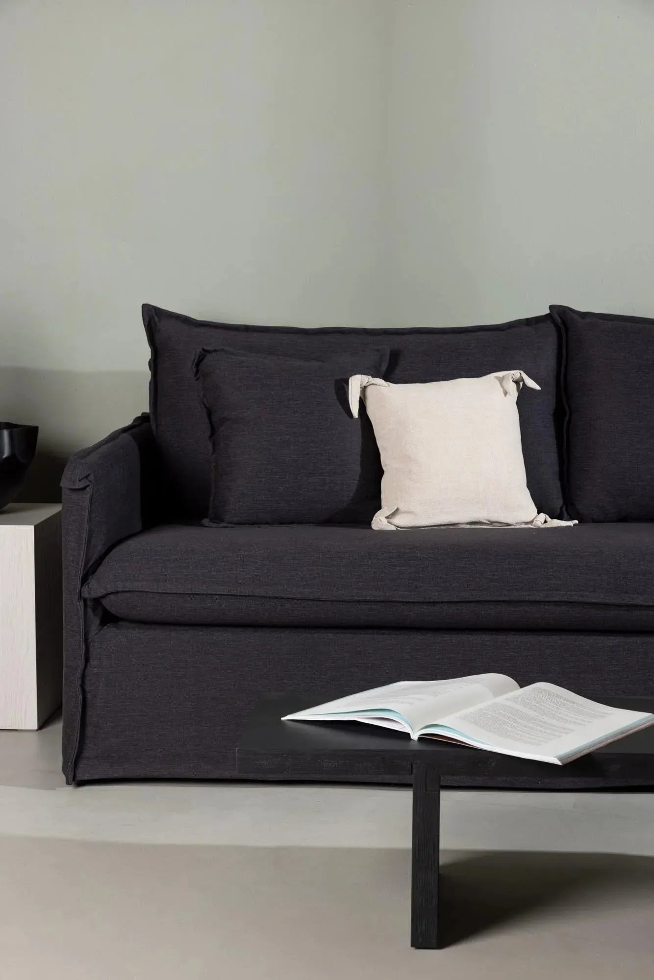 Elegantes Nova Sofa: Stilvoller Komfort für Ihr Wohnzimmer.