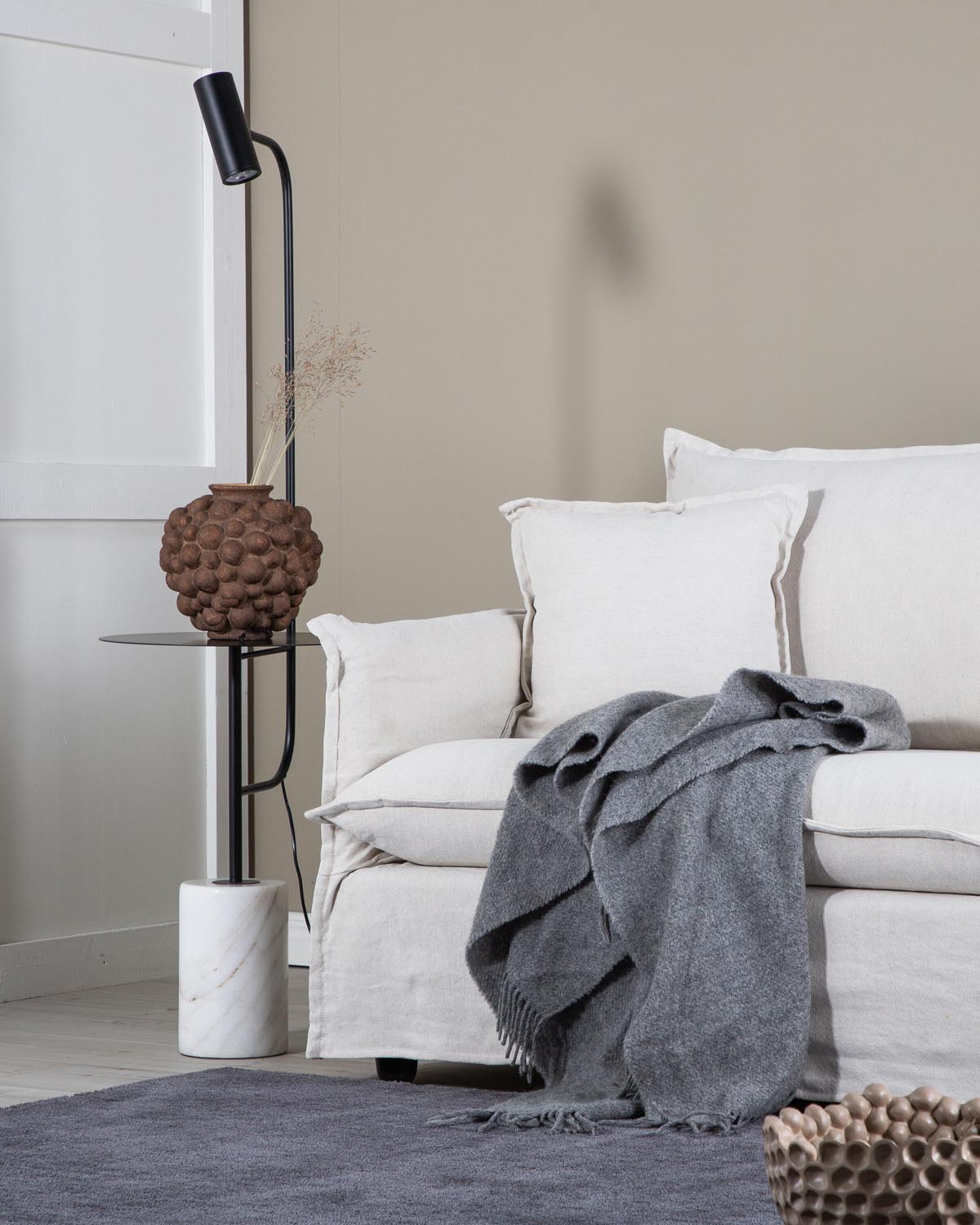 Nova Sofa in Beige präsentiert im Onlineshop von KAQTU Design AG. 3er Sofa ist von Venture Home