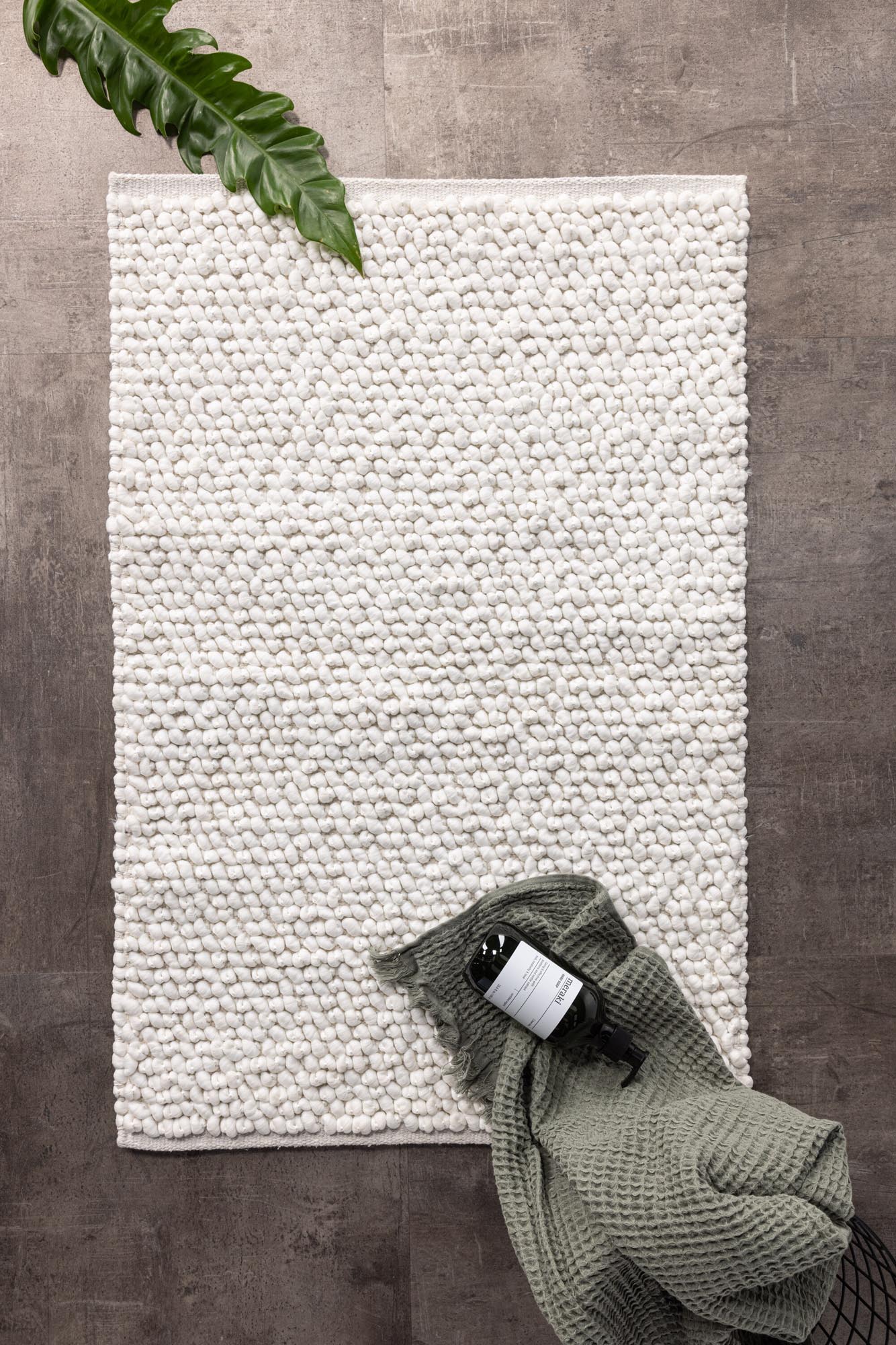 Wilmer Teppich in Weiss präsentiert im Onlineshop von KAQTU Design AG. Teppich ist von Venture Home