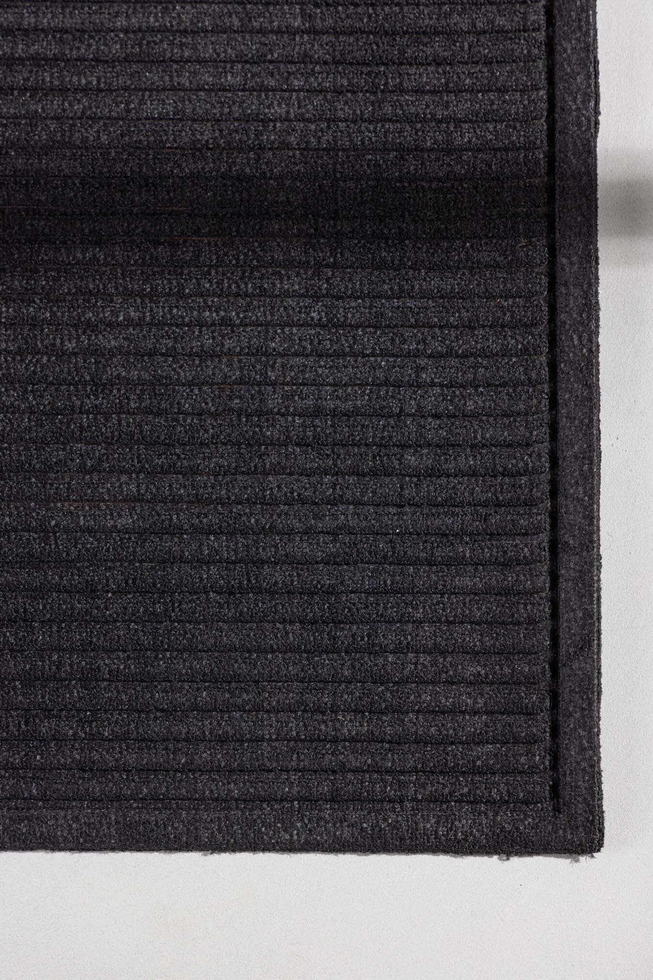 Erlebe den eleganten Bosse Teppich von Venture Home: 90x60 cm, robust, rutschfest und pflegeleicht – perfekt für dein modernes Wohnambiente.