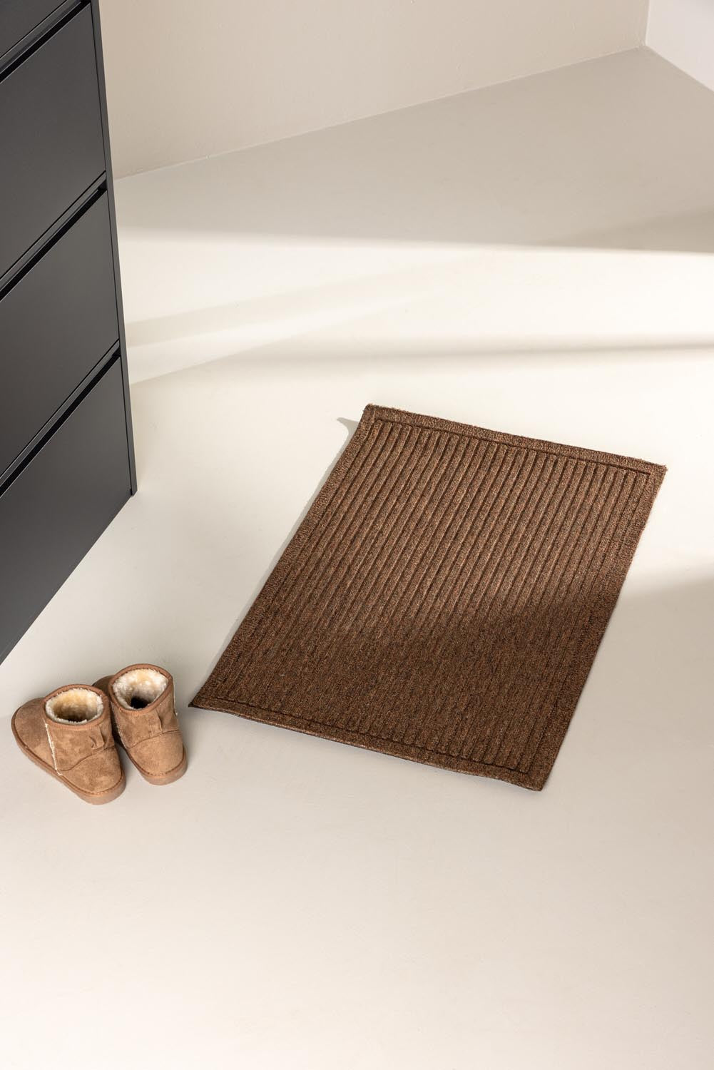 Bosse Teppich in Natur präsentiert im Onlineshop von KAQTU Design AG. Türmatte ist von Venture Home