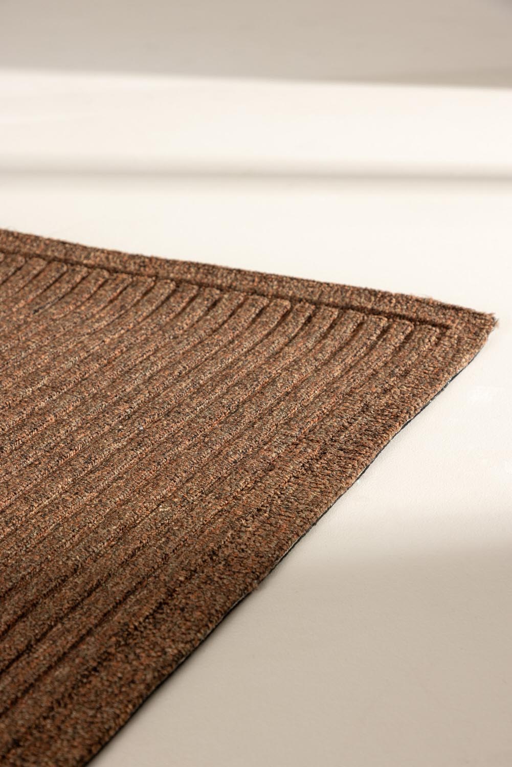 Bosse Teppich in Natur präsentiert im Onlineshop von KAQTU Design AG. Türmatte ist von Venture Home