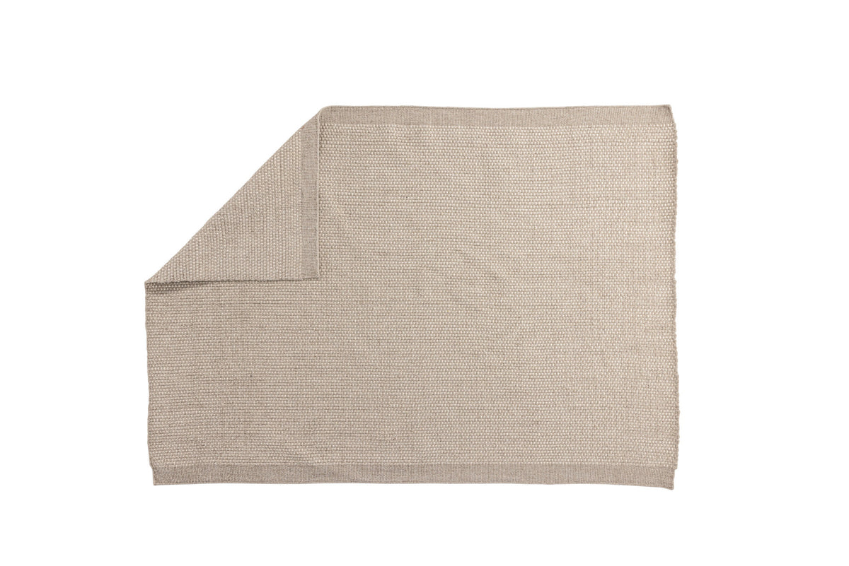 Vilma Teppich in Beige präsentiert im Onlineshop von KAQTU Design AG. Teppich ist von Venture Home