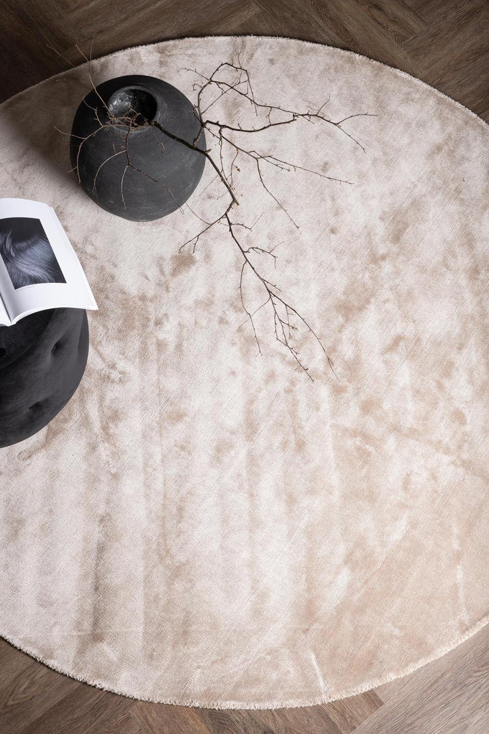 Indra Teppich in Beige präsentiert im Onlineshop von KAQTU Design AG. Teppich ist von Venture Home