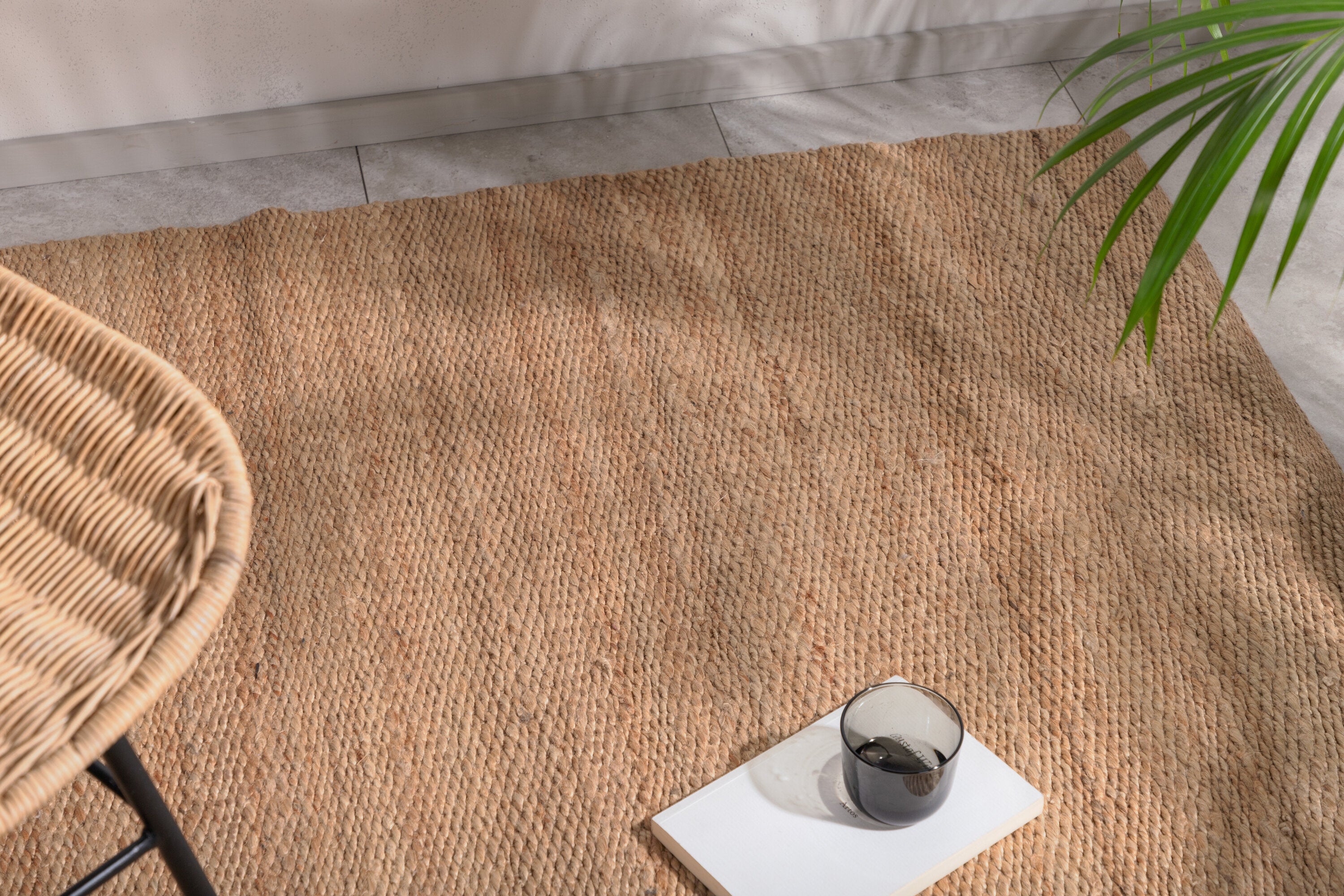 Kali Teppich in Natur präsentiert im Onlineshop von KAQTU Design AG. Teppich ist von Venture Home