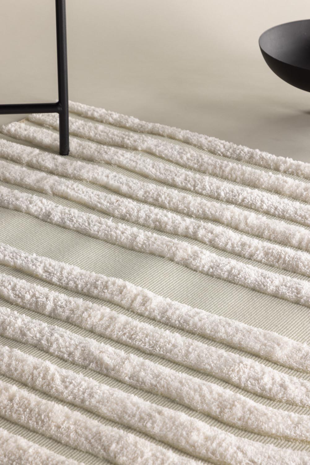 Nikita Teppich in Weiss präsentiert im Onlineshop von KAQTU Design AG. Teppich ist von Venture Home