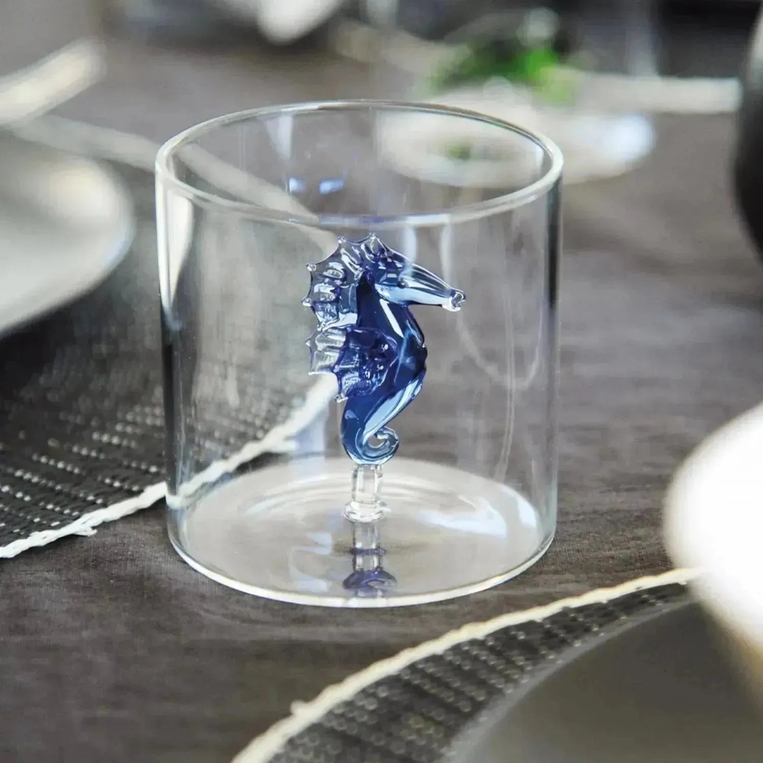 Elegantes Borosilikatglas 250 ml mit Seepferdchen-Motiv von Easy Life, ideal für stilvolles Trinken und langlebige Nutzung.