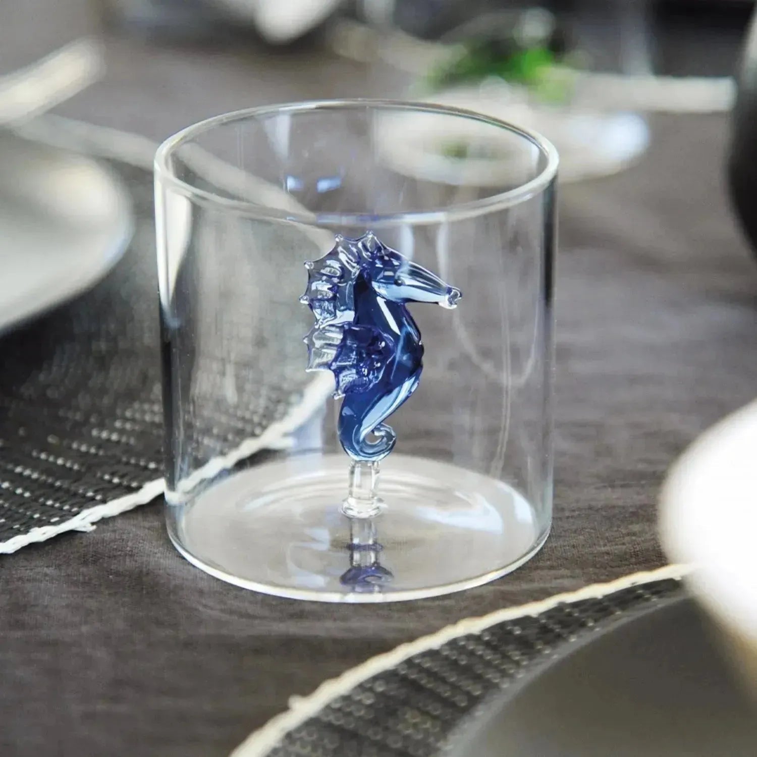 Elegantes Borosilikatglas 250 ml mit Seepferdchen-Motiv von Easy Life, ideal für stilvolles Trinken und langlebige Nutzung.