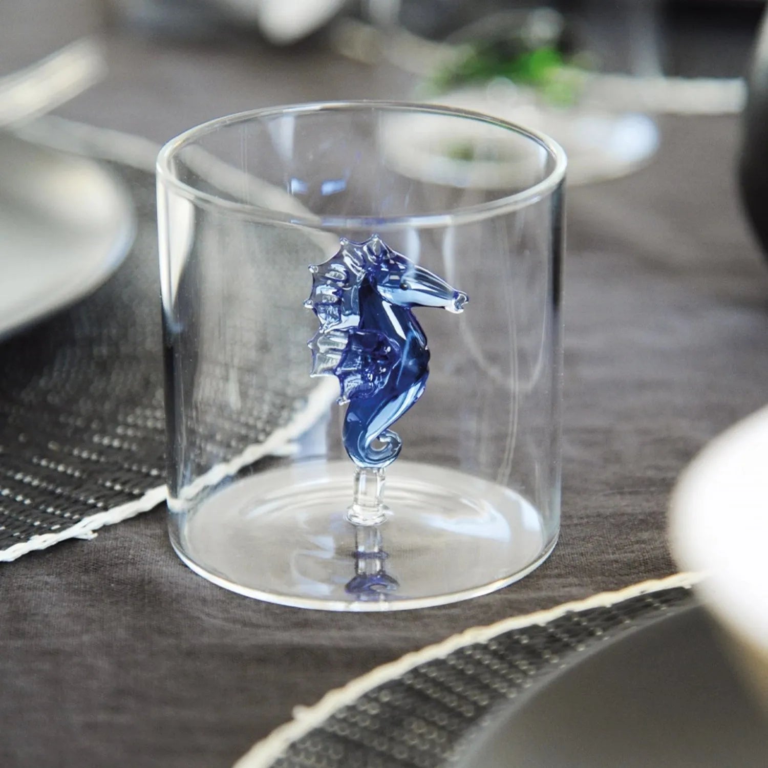 Elegantes Borosilikatglas 250 ml mit Seepferdchen-Motiv von Easy Life, ideal für stilvolles Trinken und langlebige Nutzung.