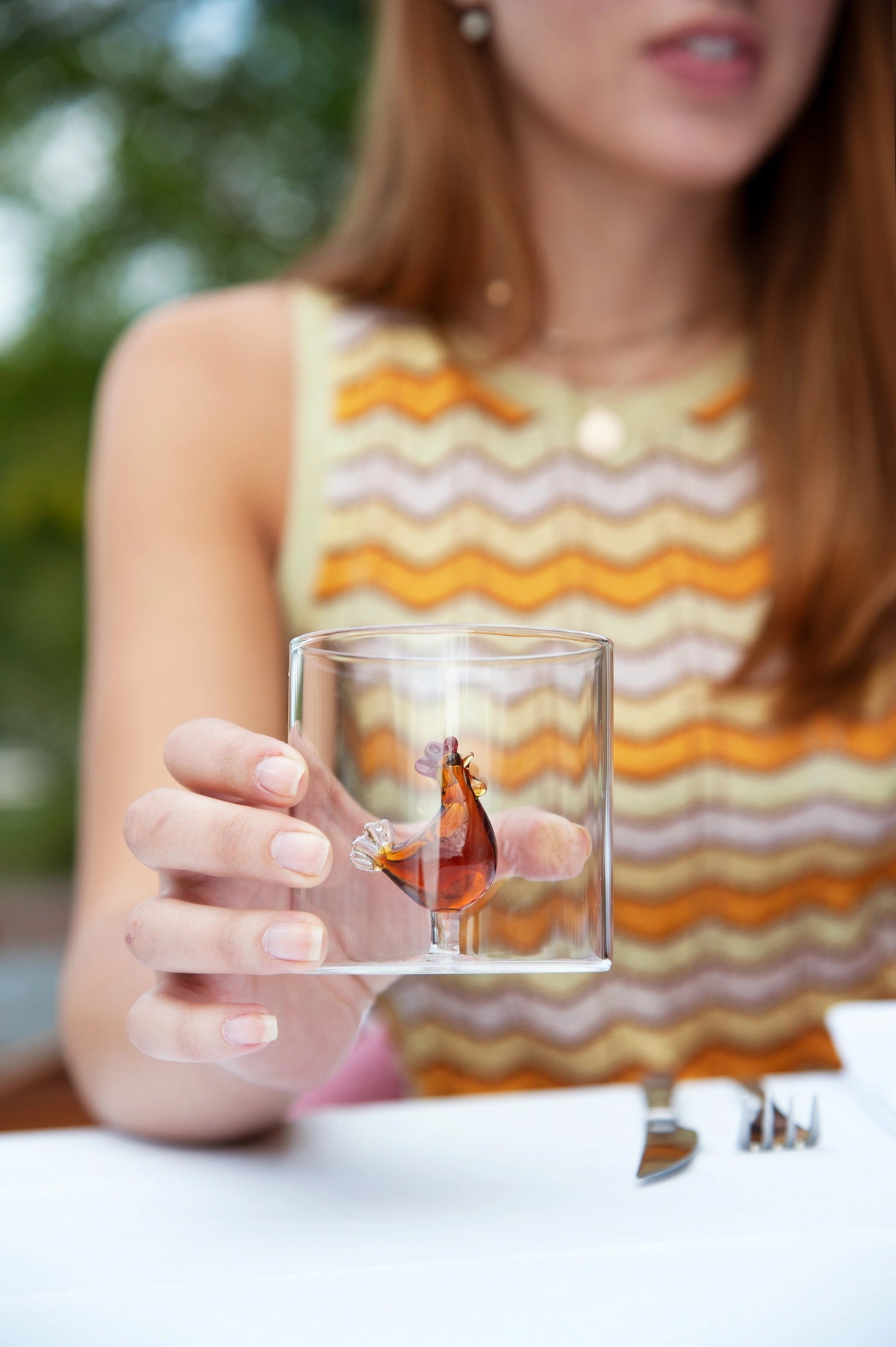 Stilvolles 250 ml Borosilikatglas von Easy Life mit Hahn-Design, perfekt für langlebigen Einsatz und elegantes Servieren.