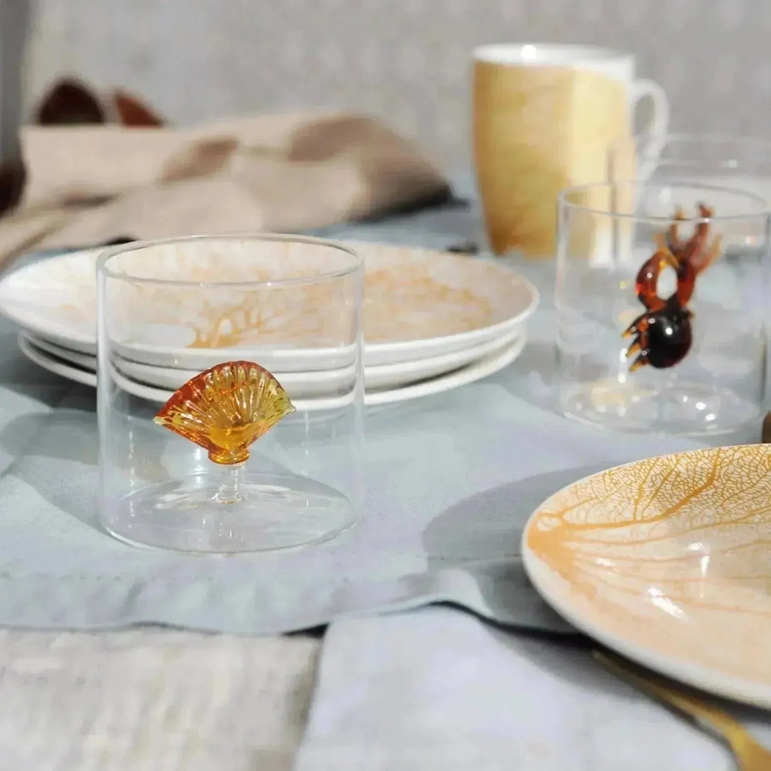 Hochwertiges Borosilikatglas, 250 ml, mit stilvollem Krabbenmotiv von Easy Life – robust, hitzebeständig und elegant.