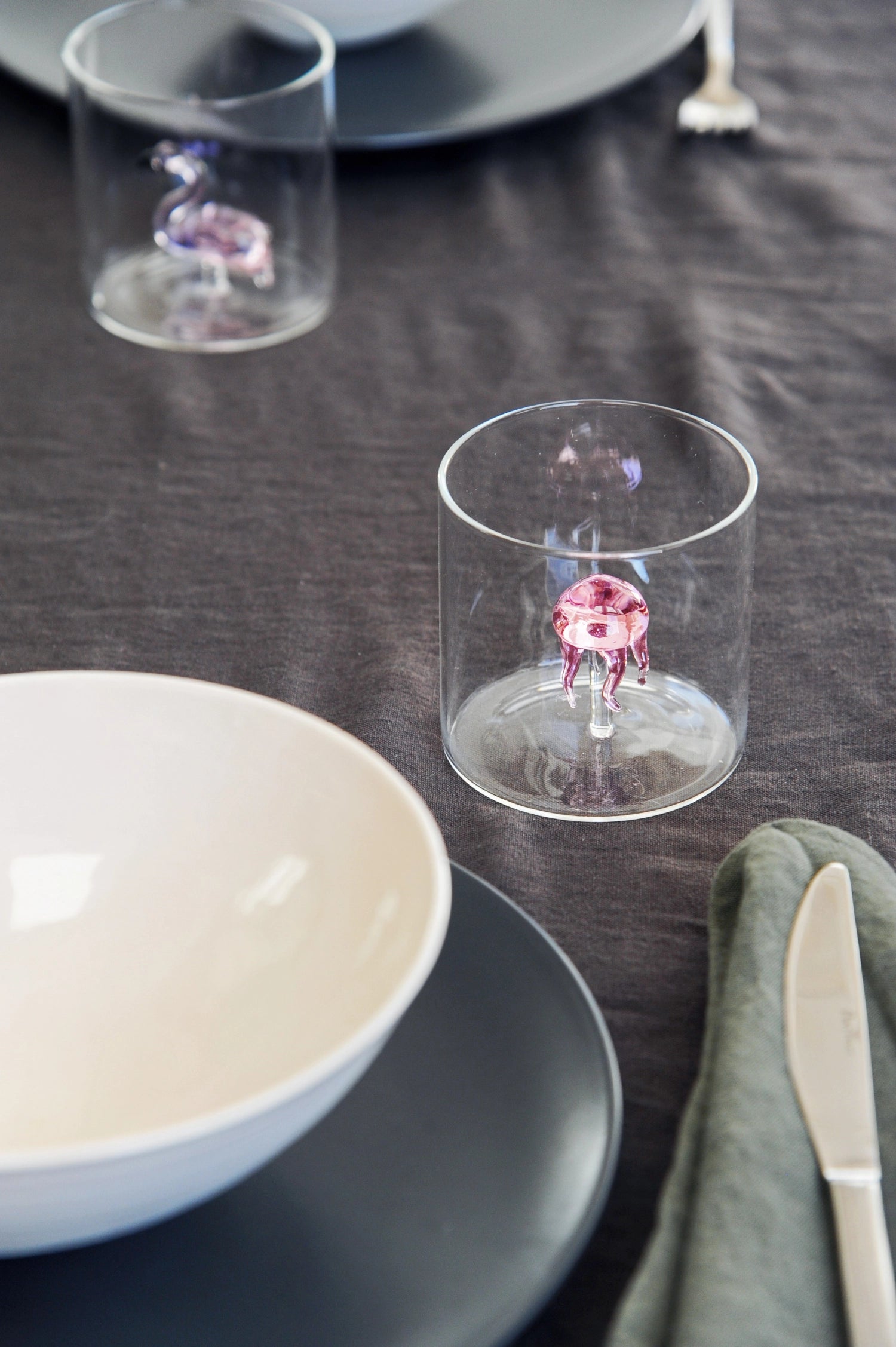Elegantes Borosilikatglas Medusa mit 250 ml Fassungsvermögen, ideal für stilvolle Getränke und langlebigen Genuss. Perfekt für jeden Anlass.